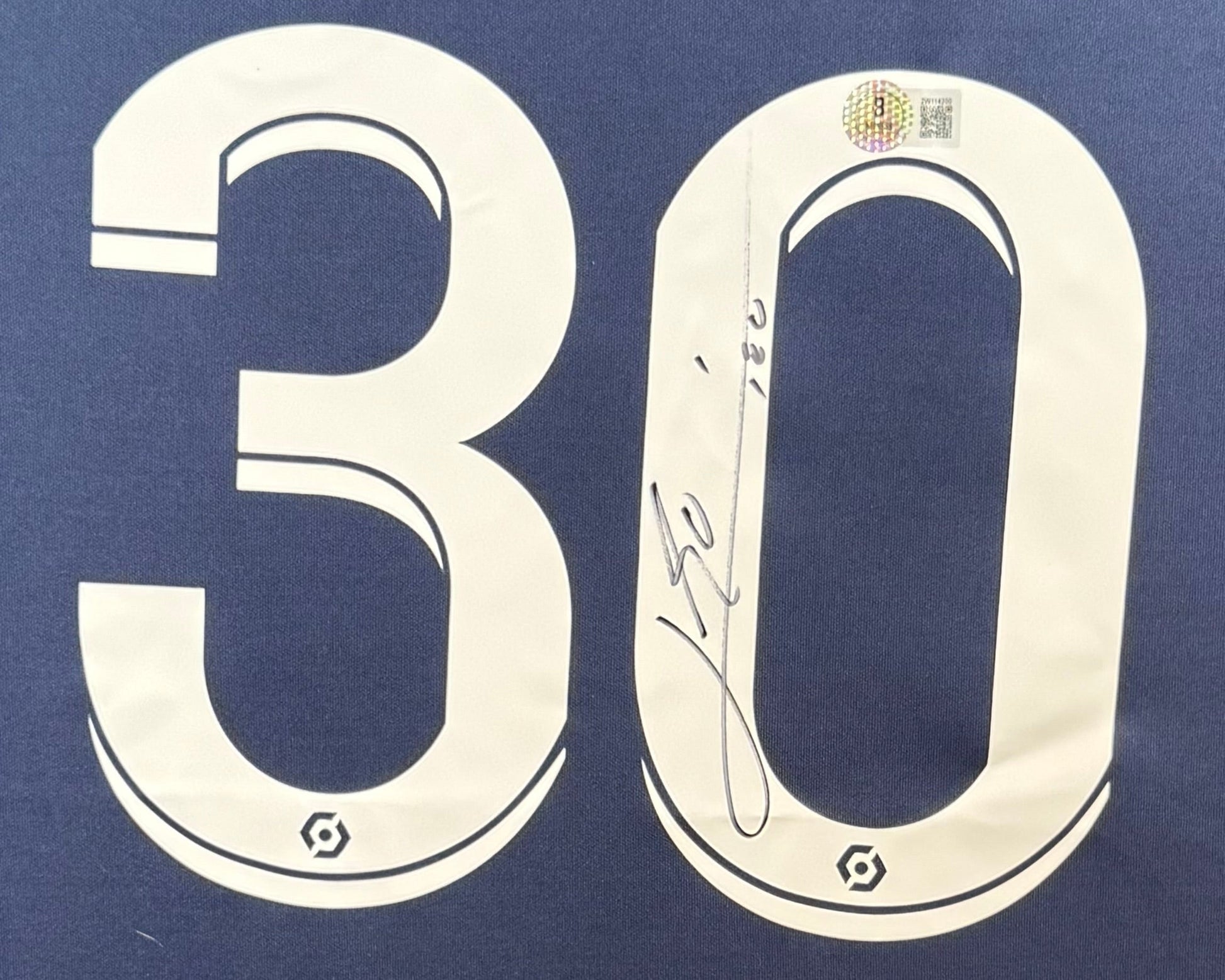Maillot Domicile Paris Saint Germain saison 2021-22 par Lionel Messi Certifie par Beckett authentic-signatures