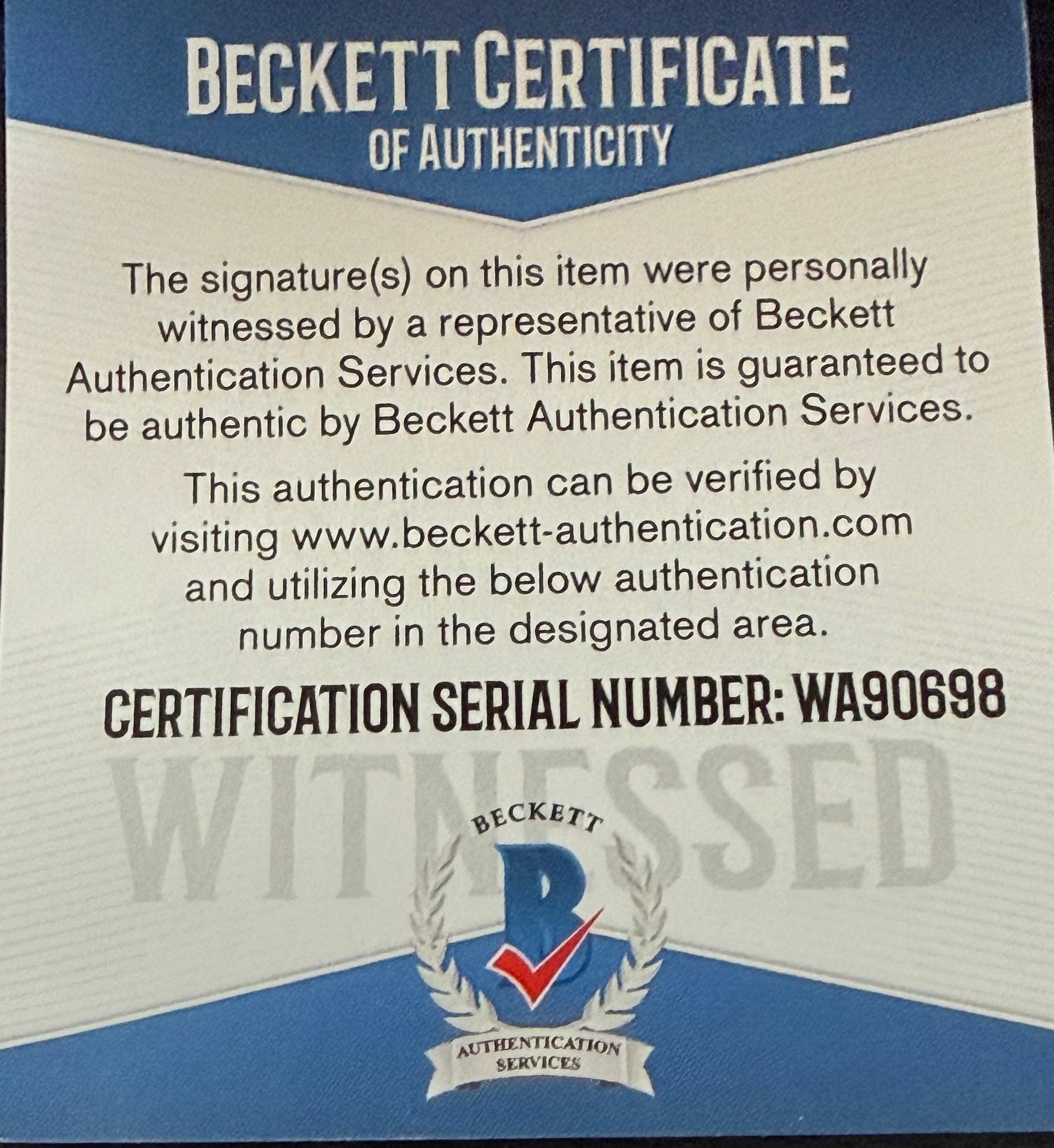 RARE Gant de Boxe Triple signature Thomas Hearns, Roberto Duran, Ray Sugar Leonard certifie par Beckett authentic-signatures