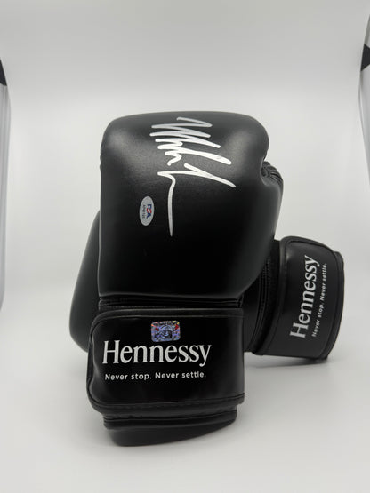 Mike Tyson, paire de gants Hennessy signée, certifiée par PSA et Mike Tyson