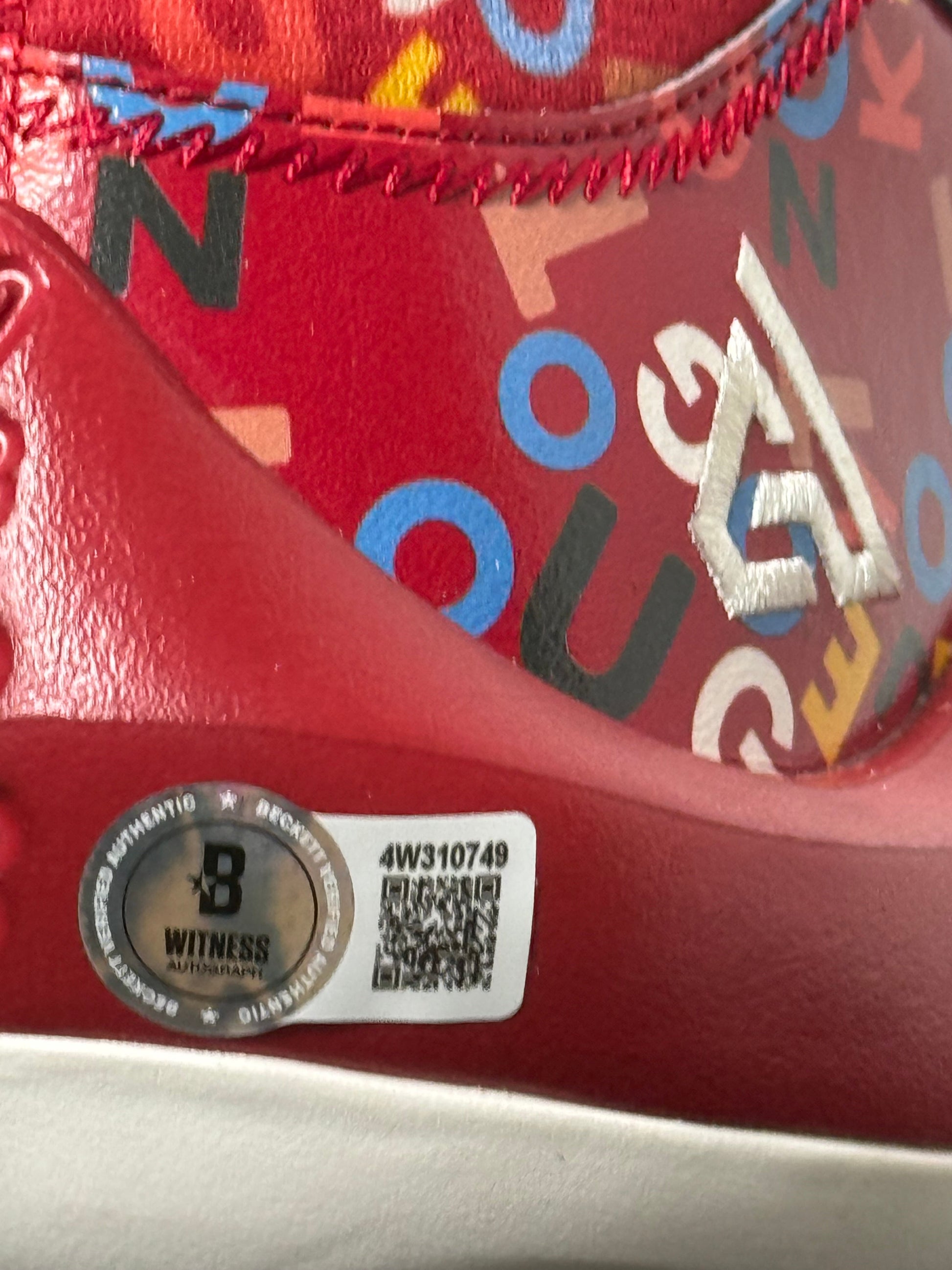 Chaussure Droite signee par Giannis Antetokounmpo certifiee par Beckett authentic-signatures