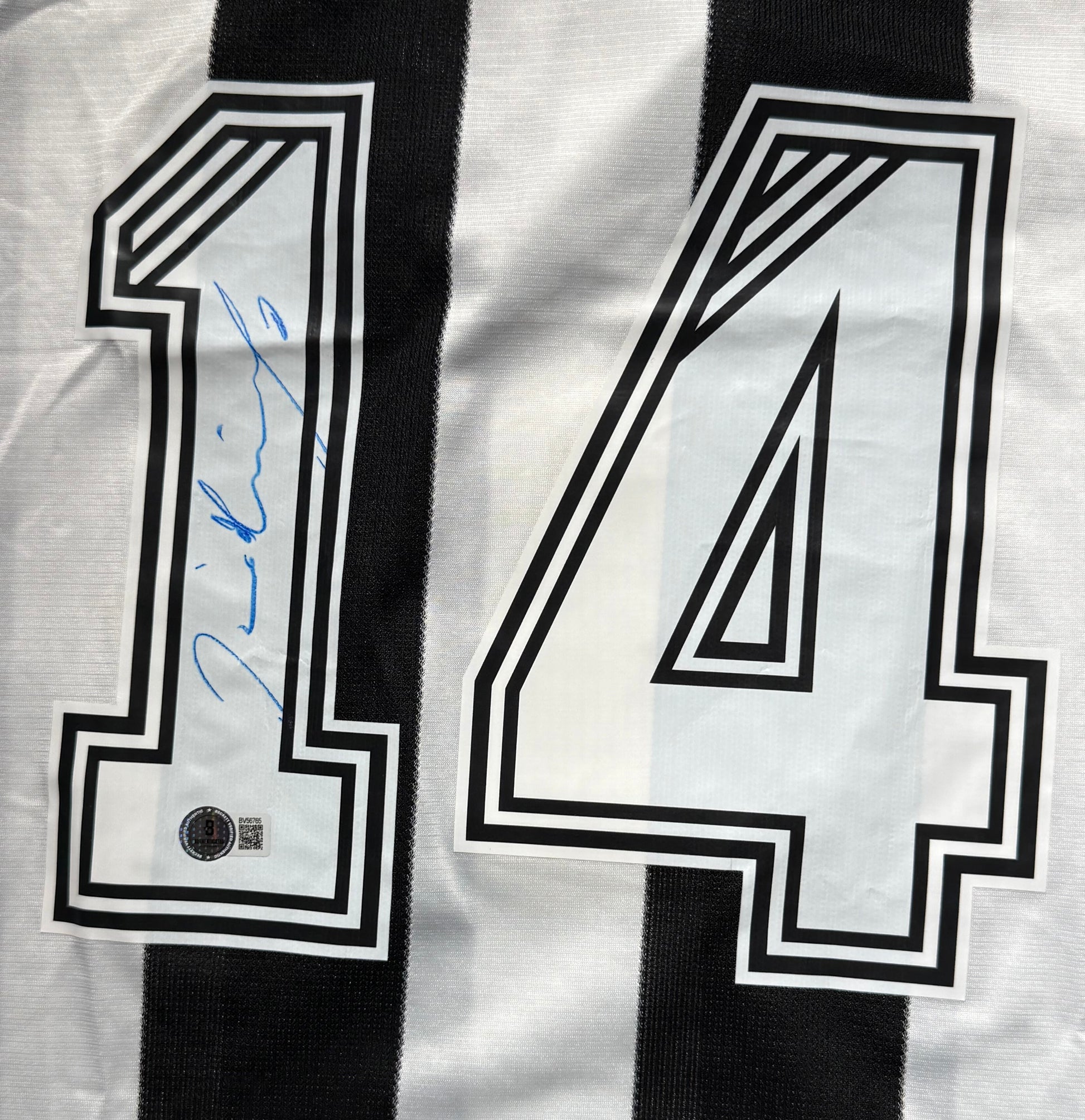 Maillot Domicile signe par David Ginola  Newcastle United FC 1995-96 Certifie par Beckett authentic-signatures