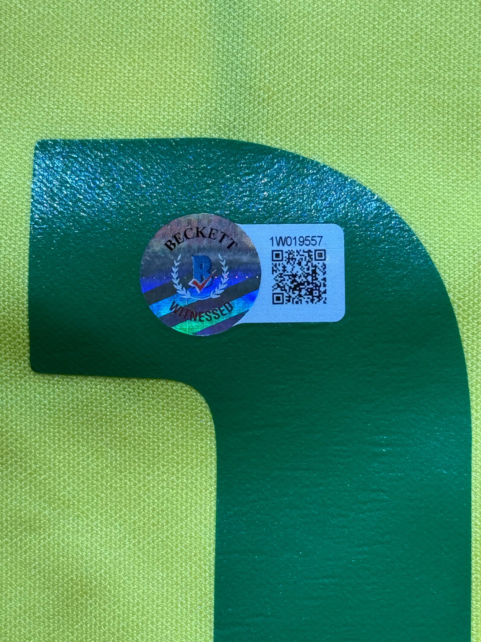 Maillot Domicile Equipe de du Bresil Edition Coupe du Monde 2006 signe par KAKA  et certifie par Beckett authentic-signatures