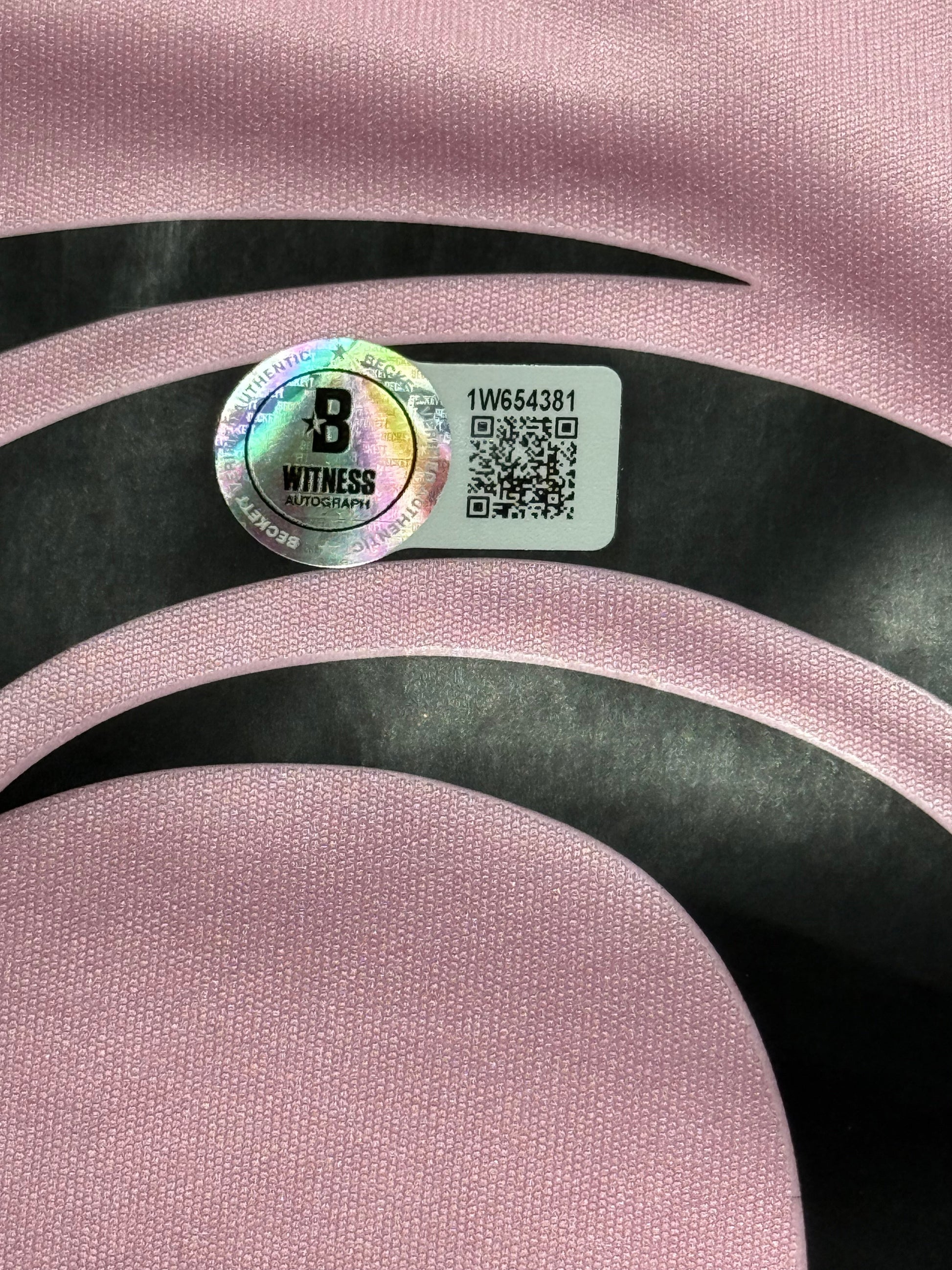 Maillot Exterieur Inter Miami 2024 signe par Luis Suarez et certifie par Beckett authentic-signatures