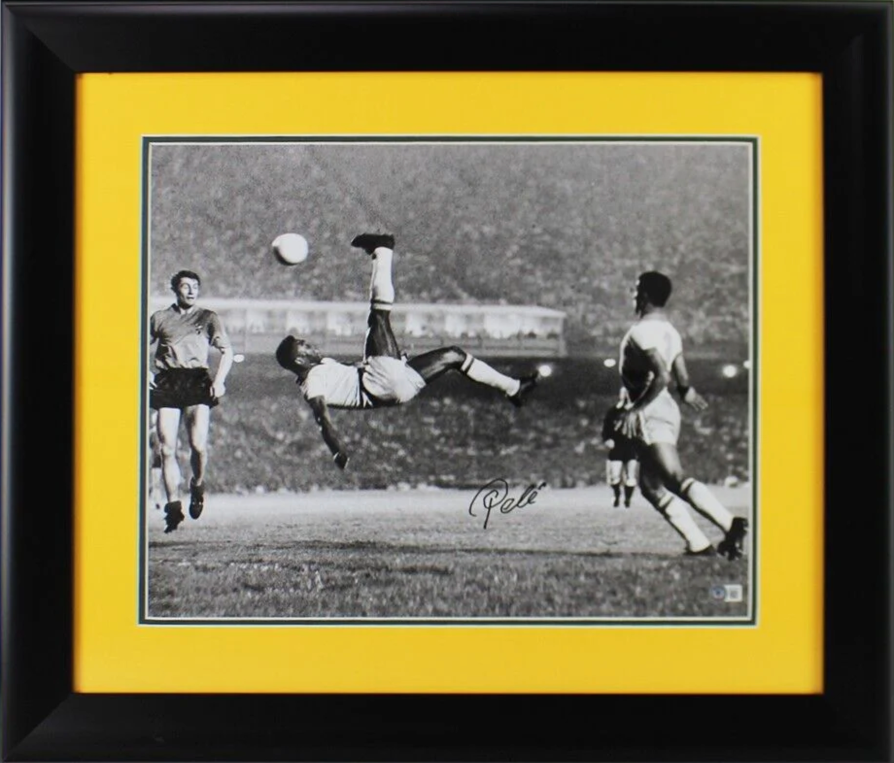 Pele Signed Brazil 16x20 framed Photo Certified by Beckett authentic-signatures