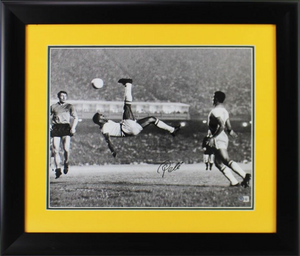 Pele Signed Brazil 16x20 framed Photo Certified by Beckett authentic-signatures