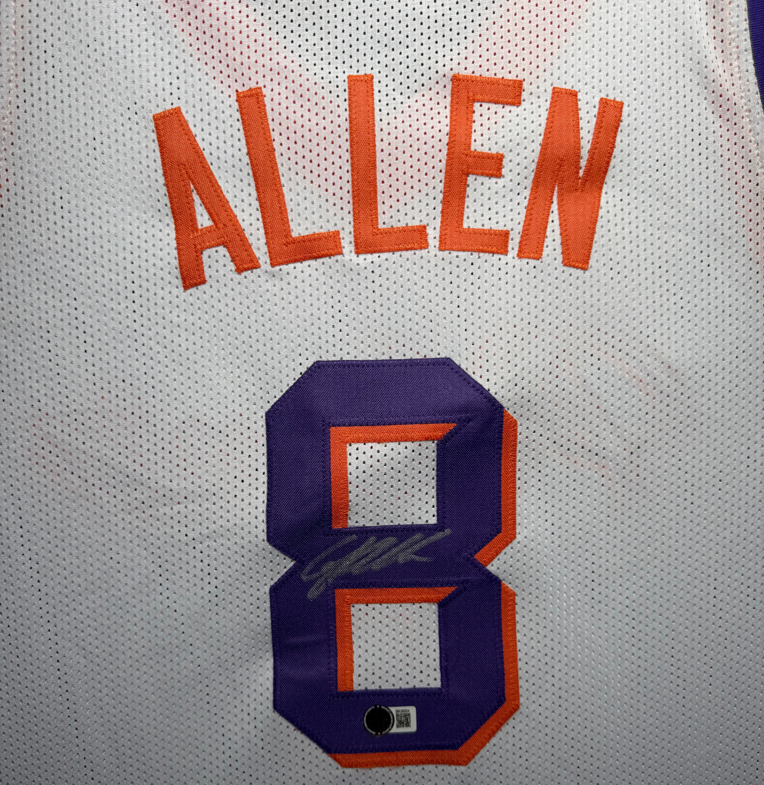 Maillot Custom Exterieur signe par Grayson Allen certifie par Beckett authentic-signatures