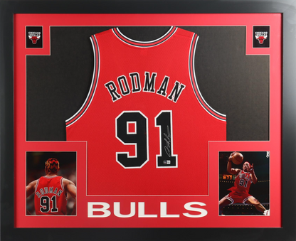 Cadre Maillot Authentique Chicago Bulls signe par Dennis Rodman et certifie par Beckett authentic-signatures