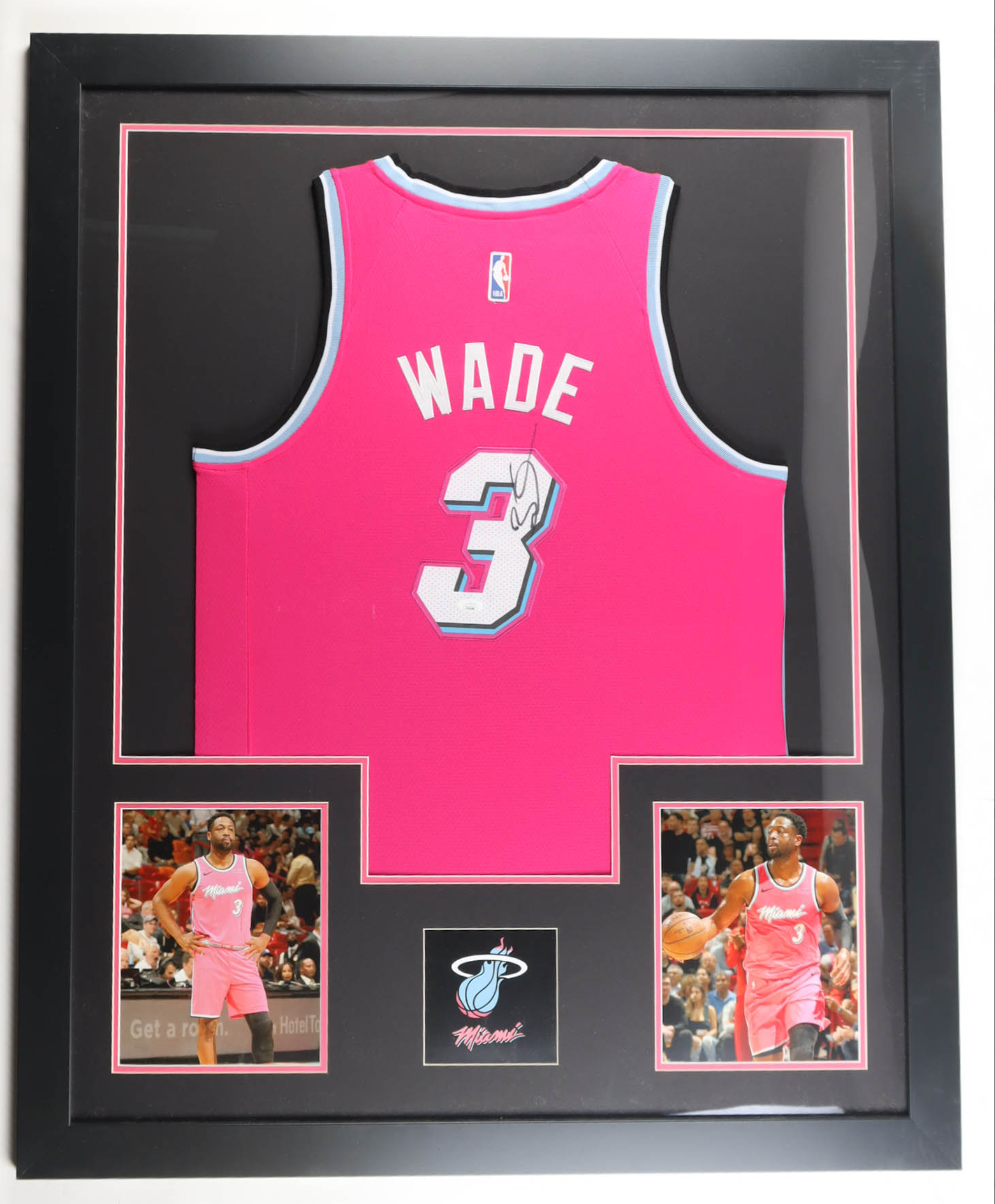 Cadre Maillot Authentique de Miami Heat signe par Dwayne Wade certifie par JSA authentic-signatures