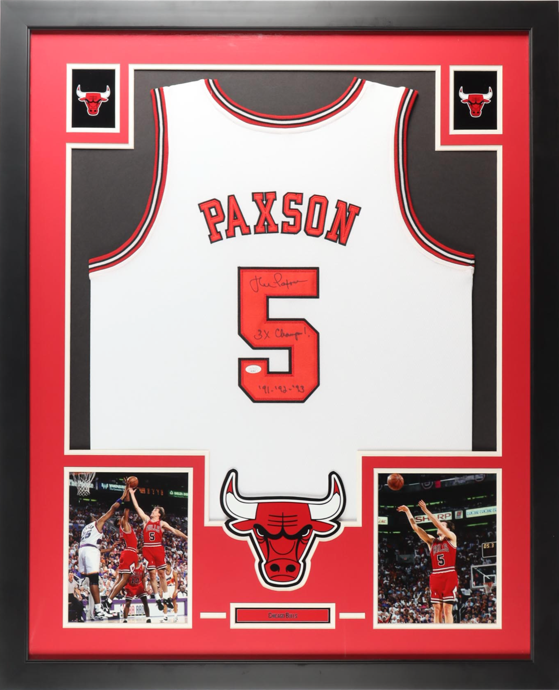 Cadre Maillot "3x Champ! '91-'92'-'93" des Chicago Bulls signe par John Paxson et certifie par JSA authentic-signatures