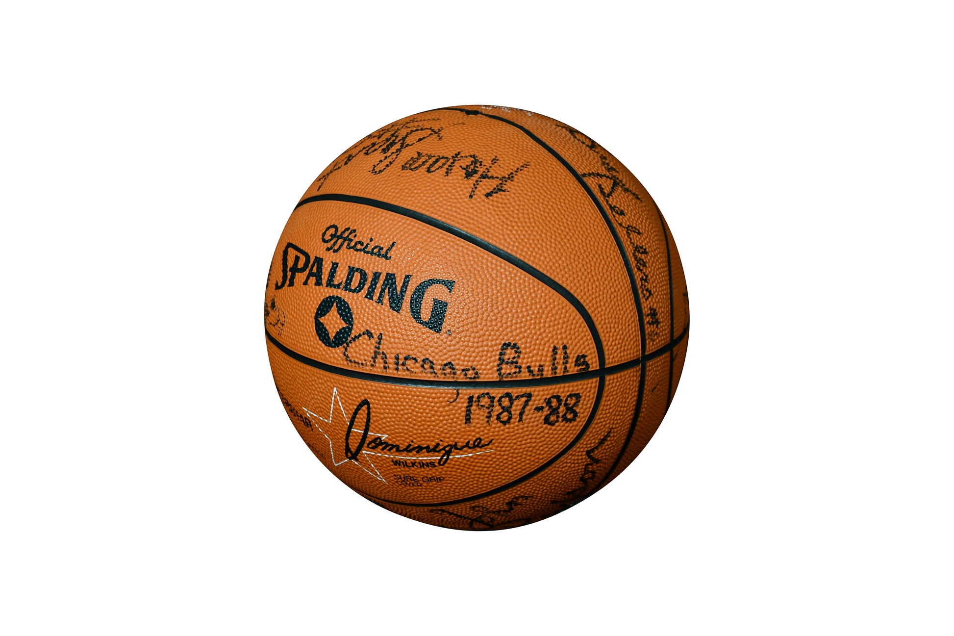 1987-88 Chicago Bulls Team Signed Basketball (11 Signatures) Certified by Beckett authentic-signatures