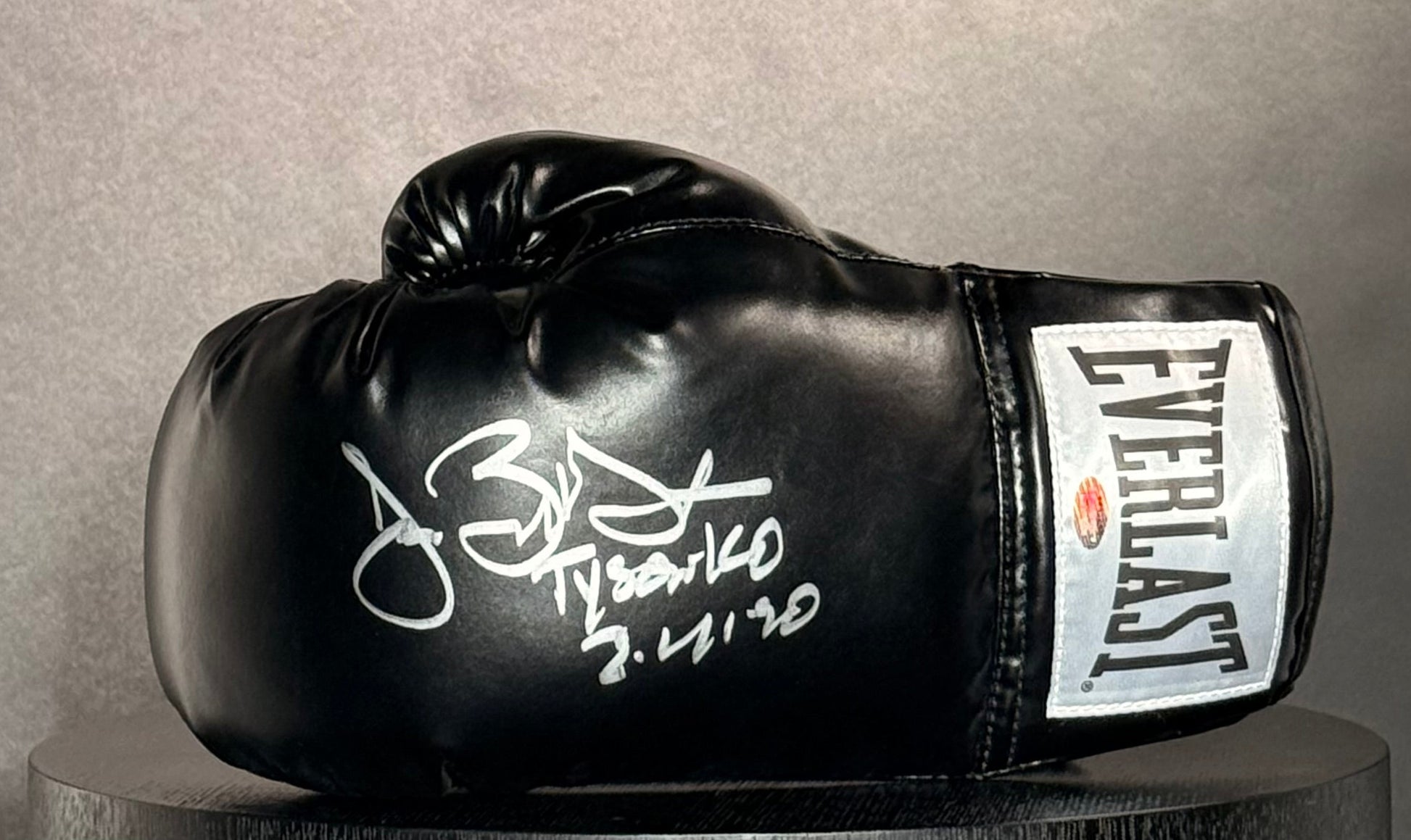 "TYSON KO 2-11-90" Gant Droit EVERLAST signé par James"Buster"Douglas  certifiée par SCHWARTZ authentic-signatures