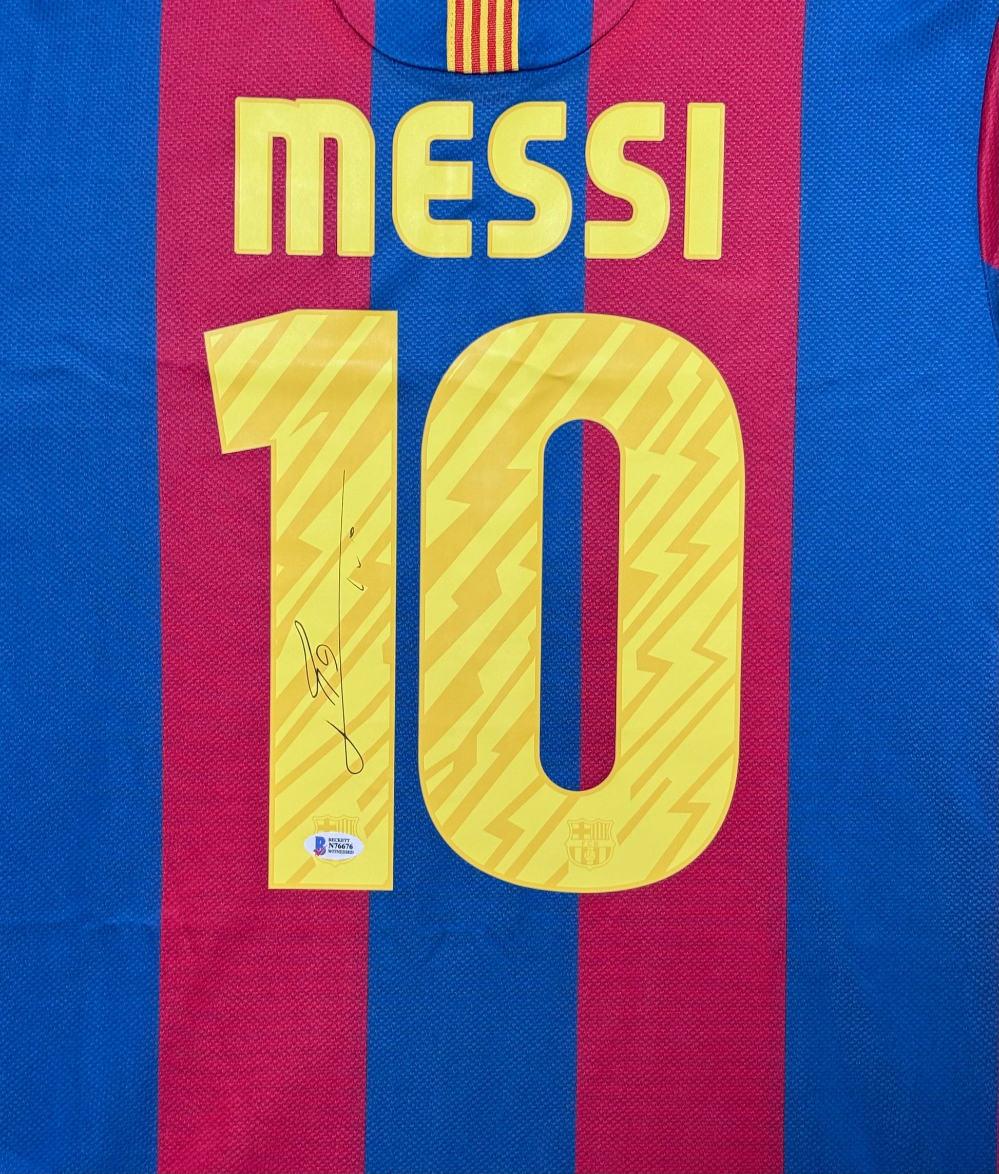 Maillot Domicile Fc Barcelone signe par Lionel Messi et Certifie par Beckett authentic-signatures