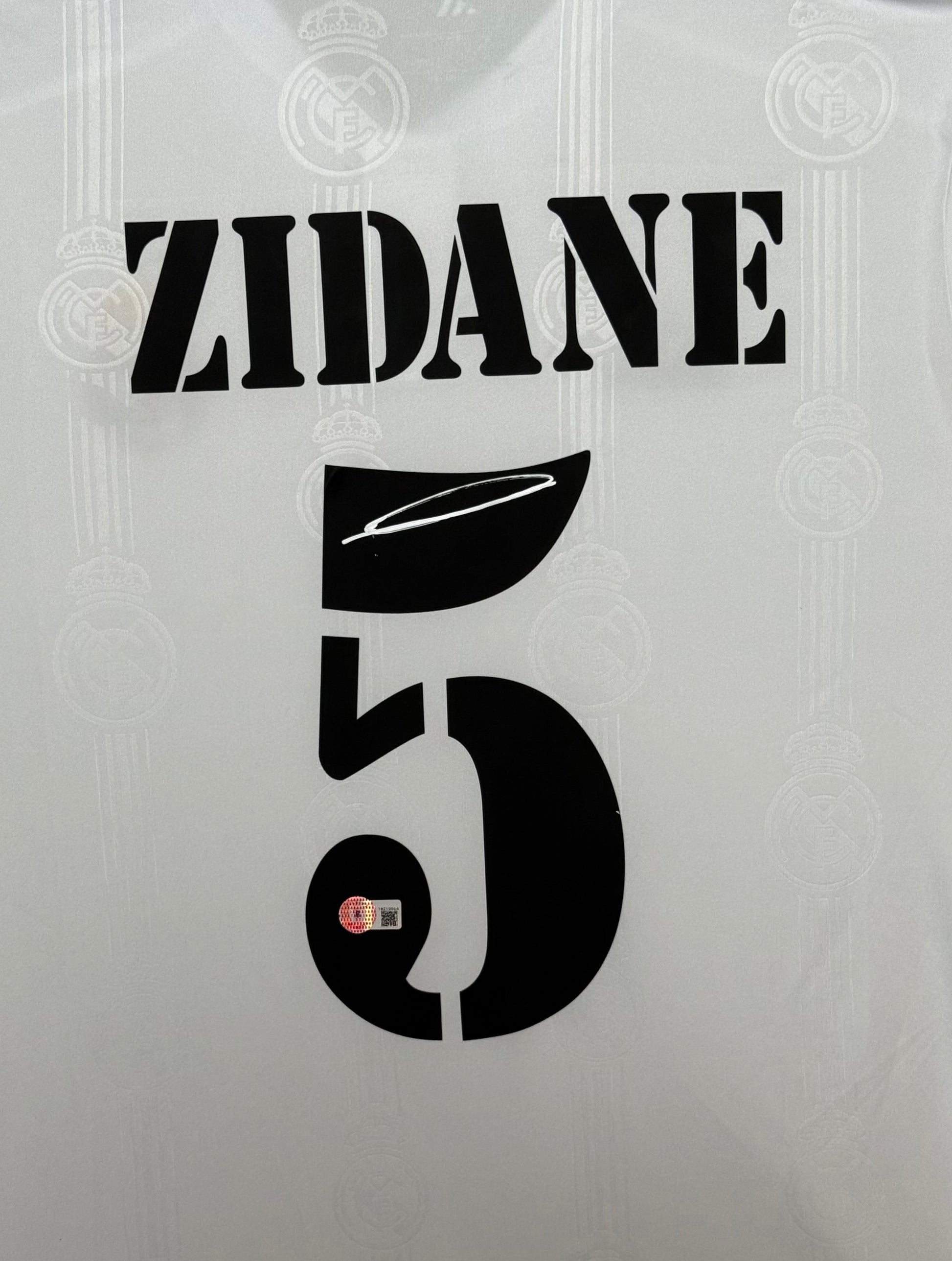 Maillot Domicile Real Madrid 2005-2006 signe par Zinedine Zidane Certifié par Beckett authentic-signatures
