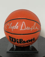 Basketball Authentique signe par Clyde Drexler et certifie par Beckett authentic-signatures