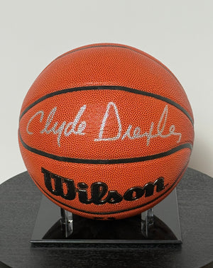 Basketball Authentique signe par Clyde Drexler et certifie par Beckett authentic-signatures