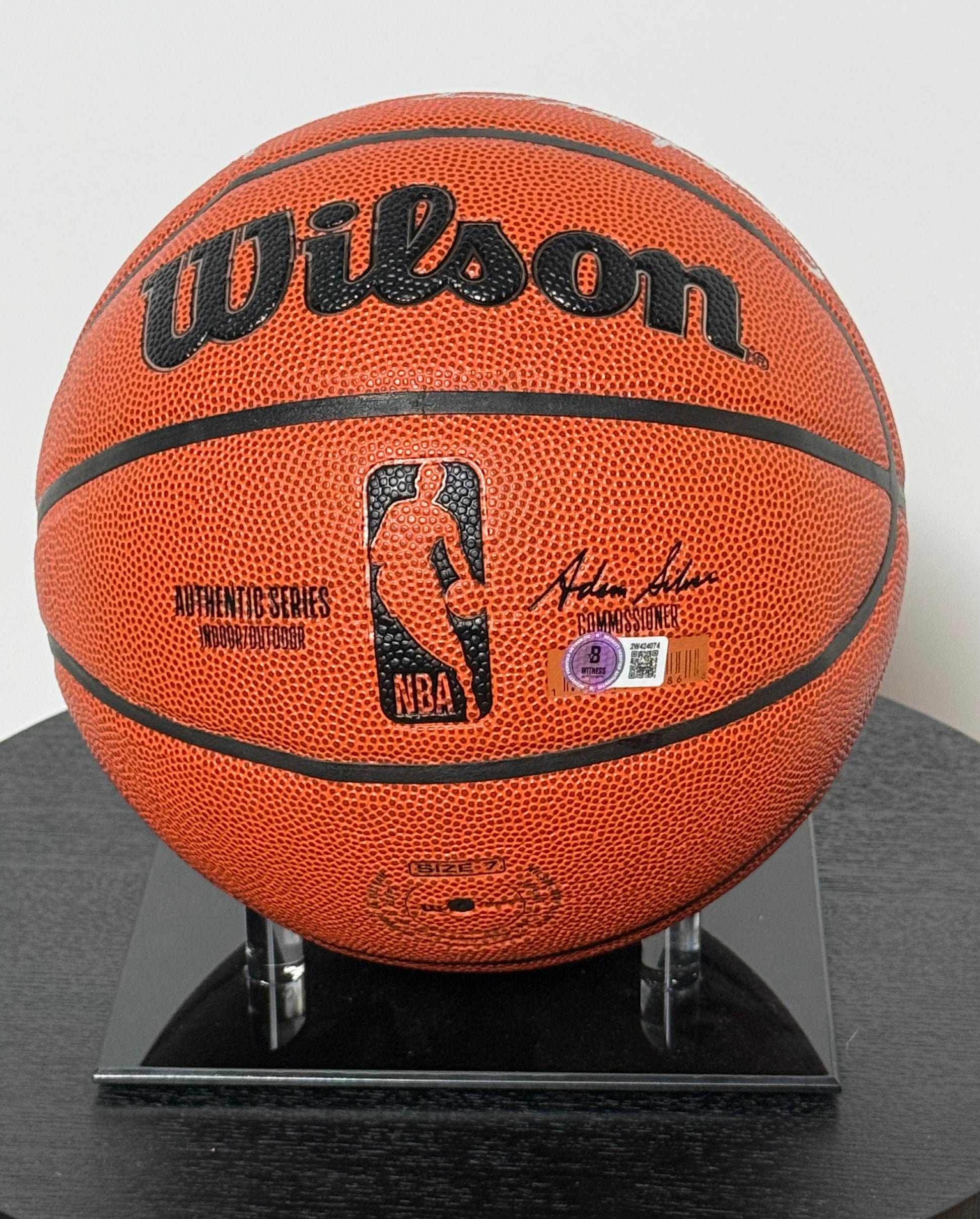 Basketball Authentique signe par Clyde Drexler et certifie par Beckett authentic-signatures