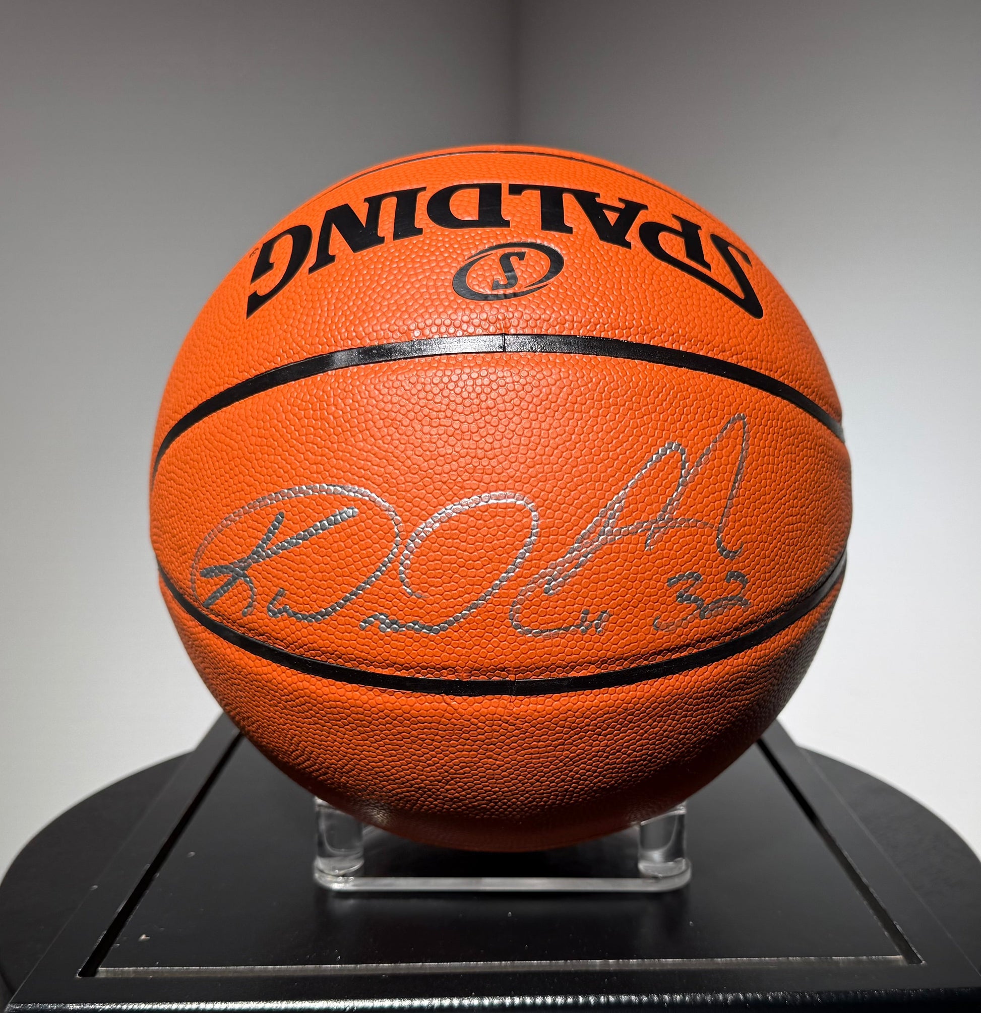 Basketball Authentique signe par Karl Malone et certifie par JSA authentic-signatures