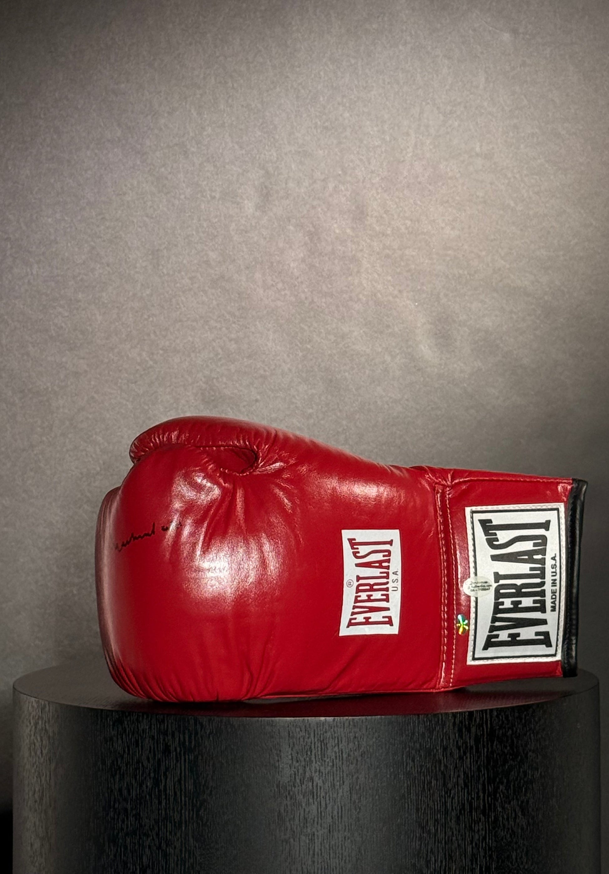 RARE  Authentique Gant  de Boxe Gauche signé par Mohammad Ali et certifié par JSA authentic-signatures