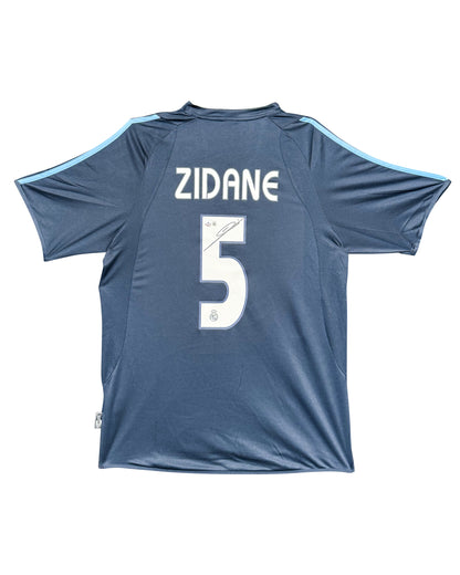 Maillot Exterieur Real Madrid CF 2005-06 signe par Zinedine Zidane Certifié par Beckett authentic-signatures