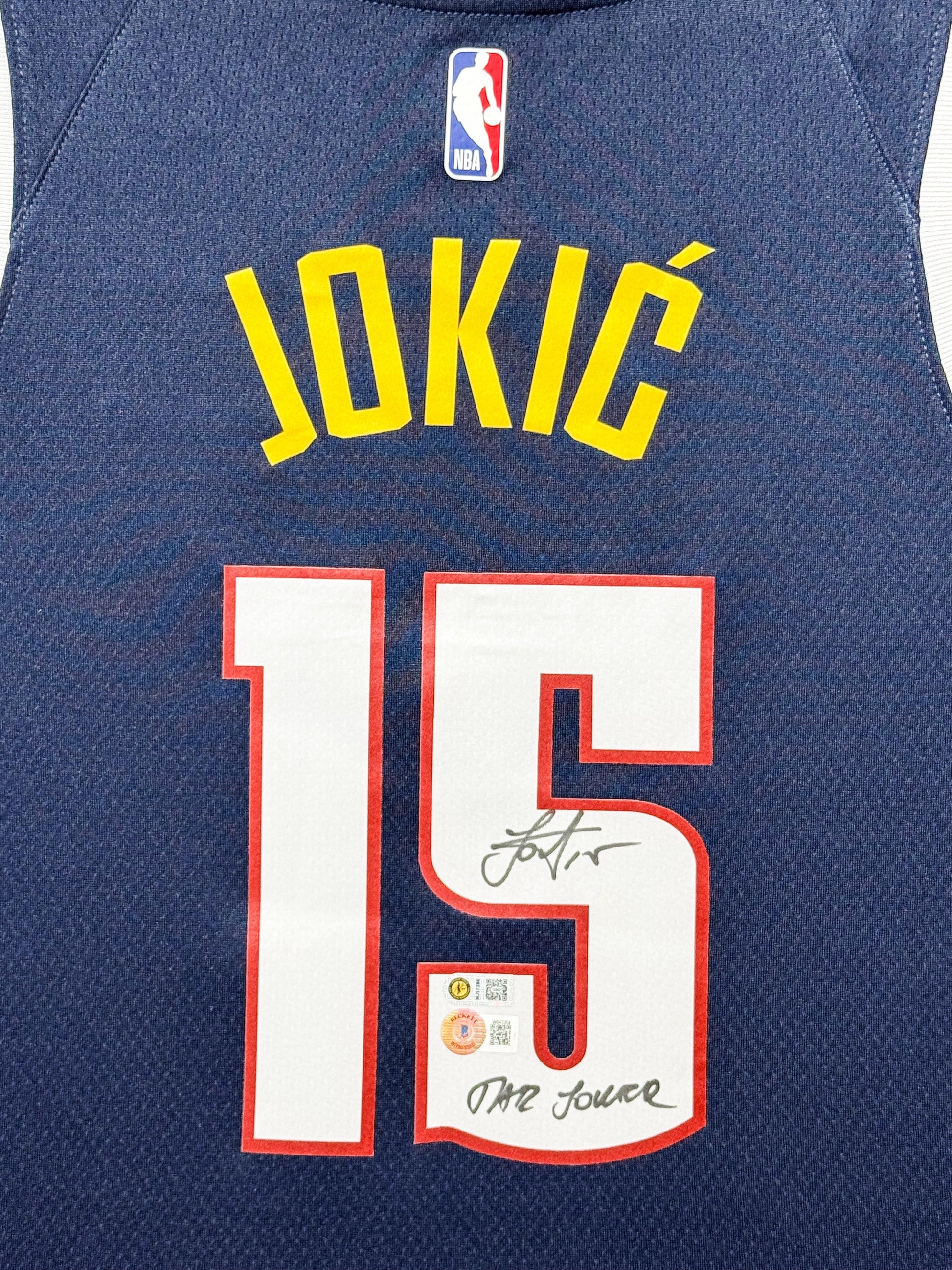 Maillot Authentique Denver Nuggets signé "THE JOKER" par Nikola Jokic certifié par Beckett et JOKIC authentic-signatures