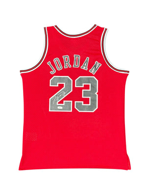 Maillot Mitchell and Ness 1997-98 'LAST DANCE' Chicago BULLS signé par Michael Jordan  et certifié par PSA authentic-signatures