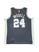Maillot SWINGMAN San Antonio Spurs signé par Devin VASSELL et certifié par JSA authentic-signatures