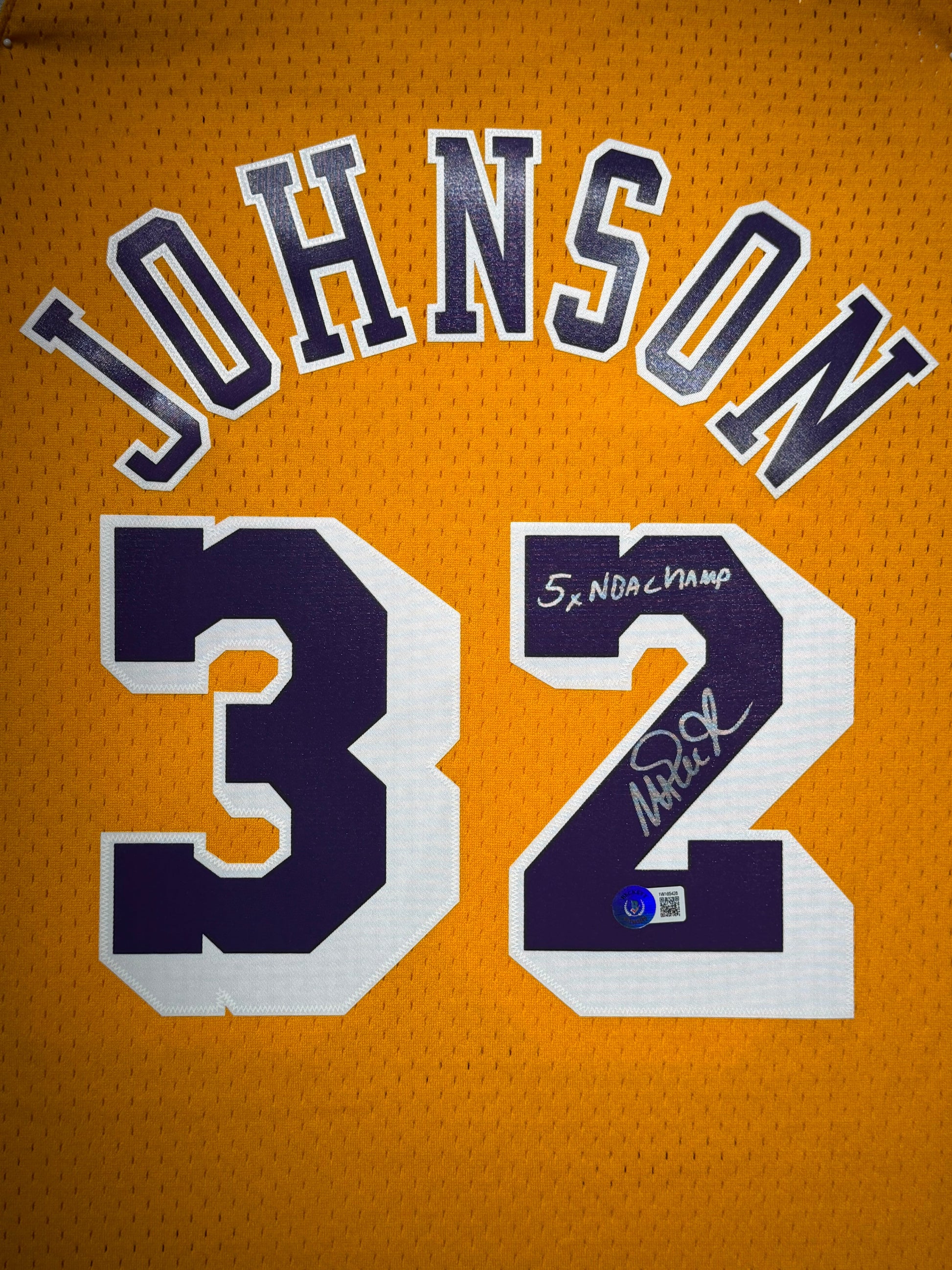 Maillot Authentique Mitchell and Ness Los Angeles Lakers signe "5XChamp" par Magic Johnson certifie par Beckett authentic-signatures
