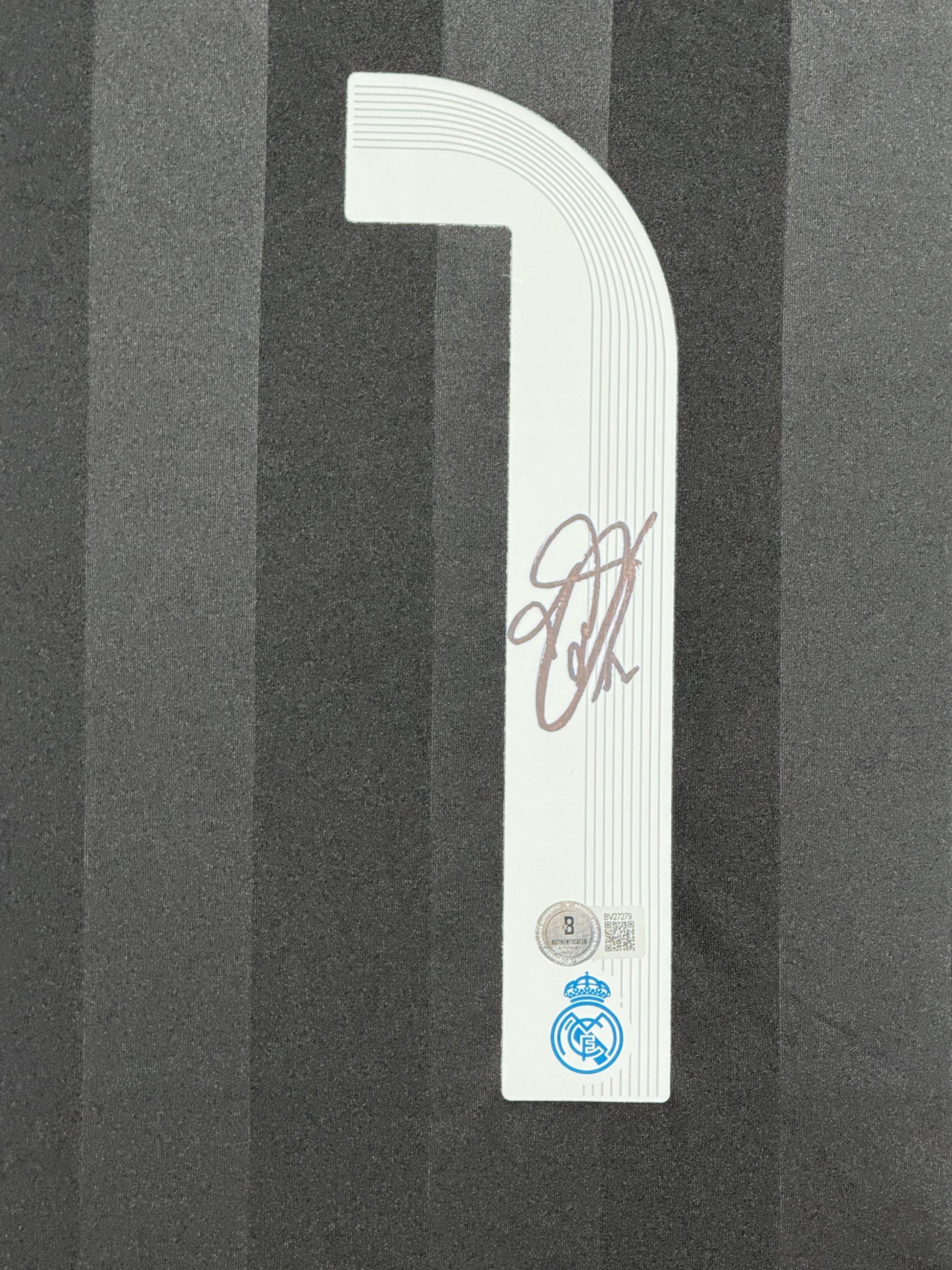 Maillot Authentique Real Madrid signé par Thibault Courtois et certifié par beckett authentic-signatures