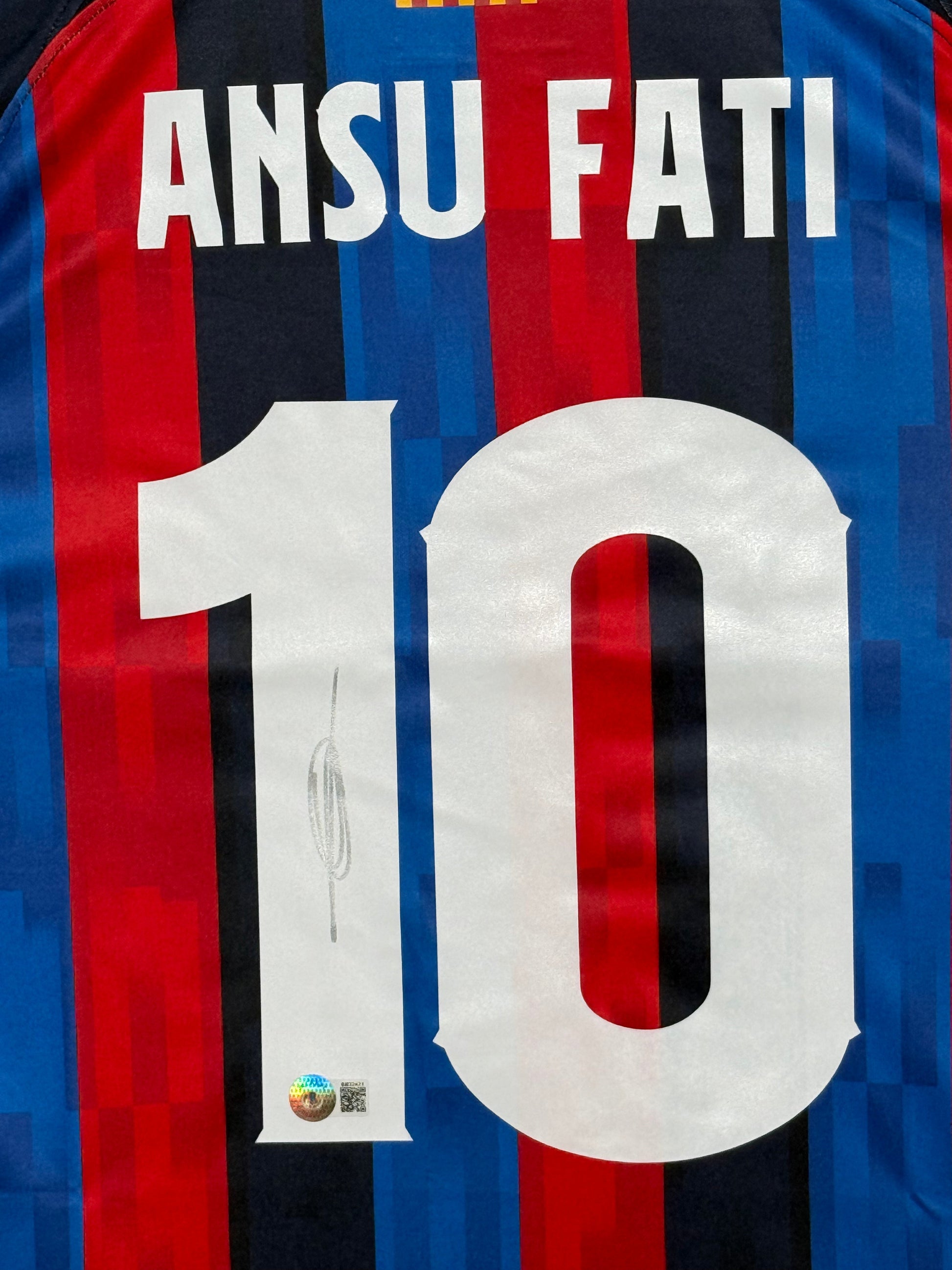 Maillot Authentique FC Barcelone saison 2022-2023 signé par Ansu Fati et certifié par Beckett authentic-signatures