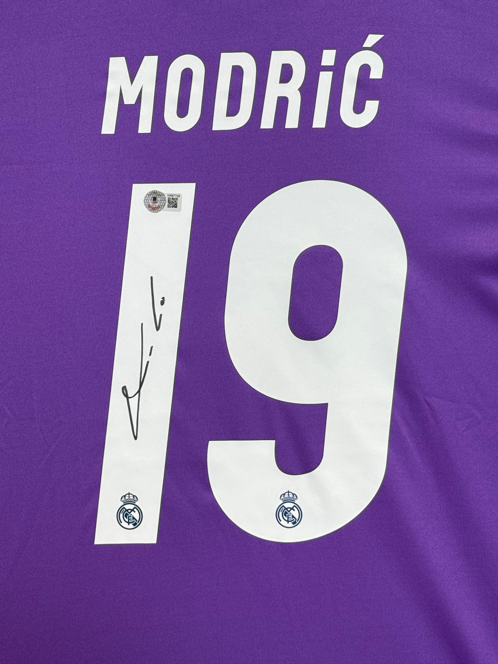 Maillot Authentique Real Madrid Finale champions League 2017 signé par Luka Modric certifié par Beckett authentic-signatures