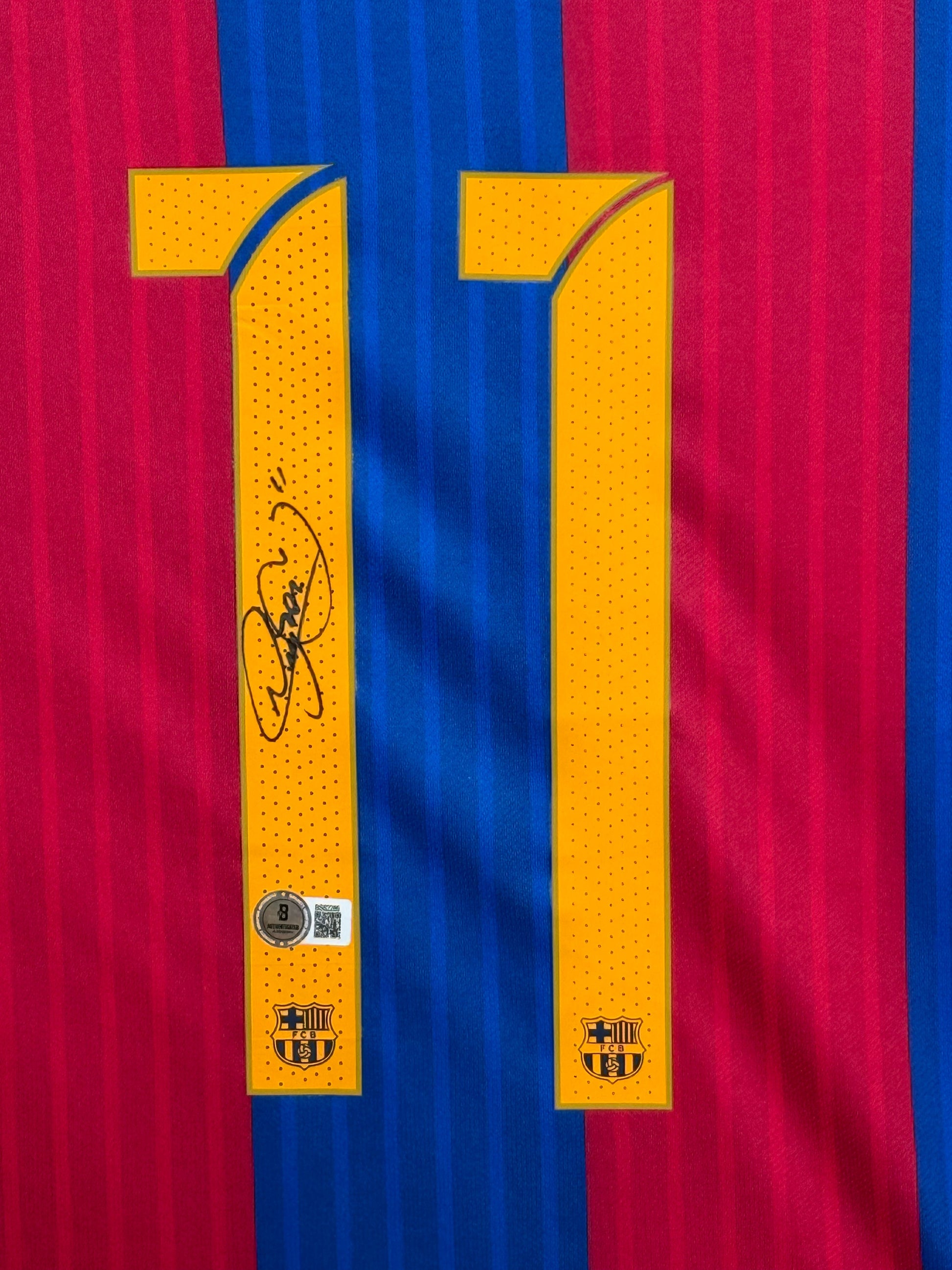 Maillot Authentique FC Barcelone 2016-17  signé parNeymar et certifié par Beckett authentic-signatures