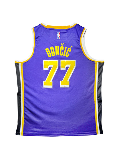 Maillot Authentique Exterieur Los Angeles Lakers signe par Luka Doncic certifie par PSA authentic-signatures