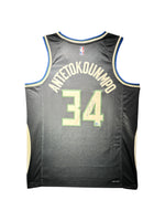 Maillot Authentique Exterieur Milwaukee Bucks signe par Giannis Antetokounmpo et certifie par Beckett authentic-signatures