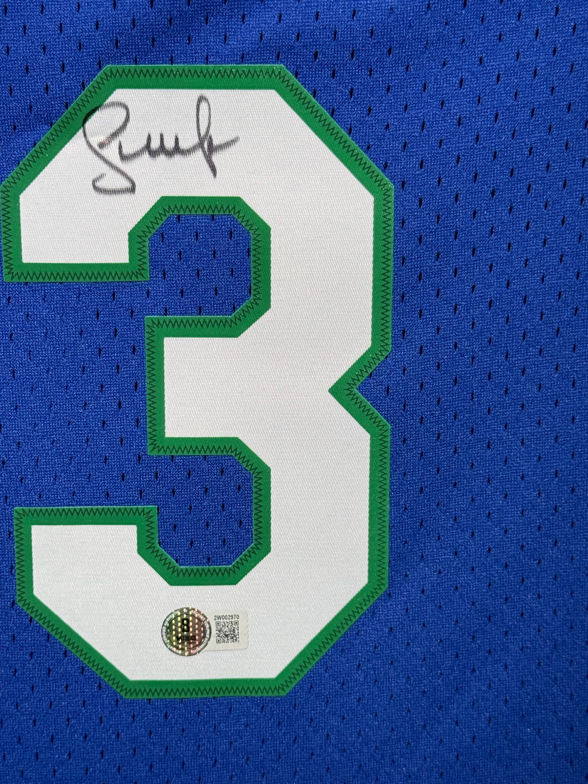 Maillot Authentique Real Madrid signé par Killian Mbappé er certifié par Beckett authentic-signatures