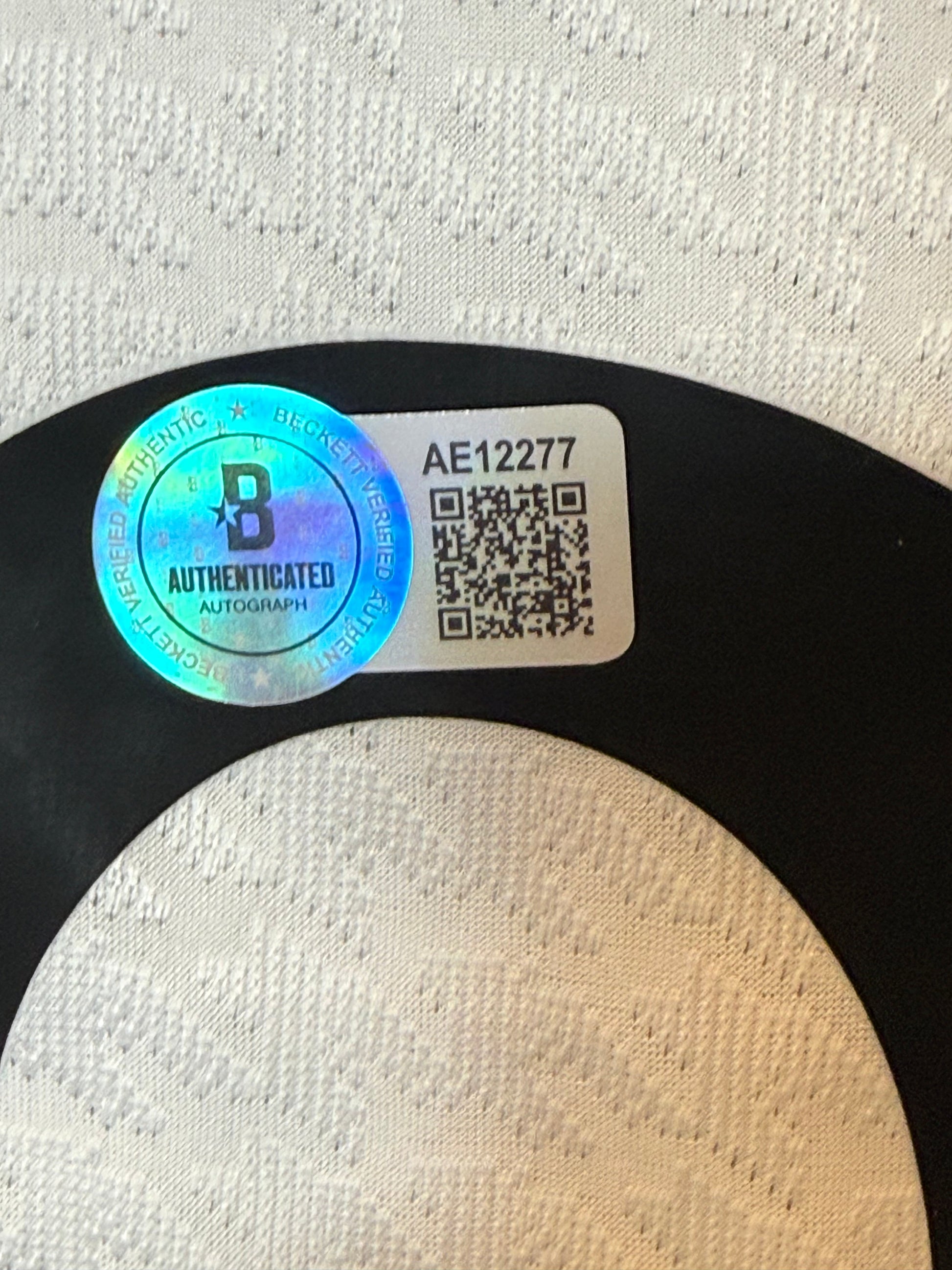 Maillot Authentique Real Madrid signé par Killian Mbappé er certifié par Beckett authentic-signatures