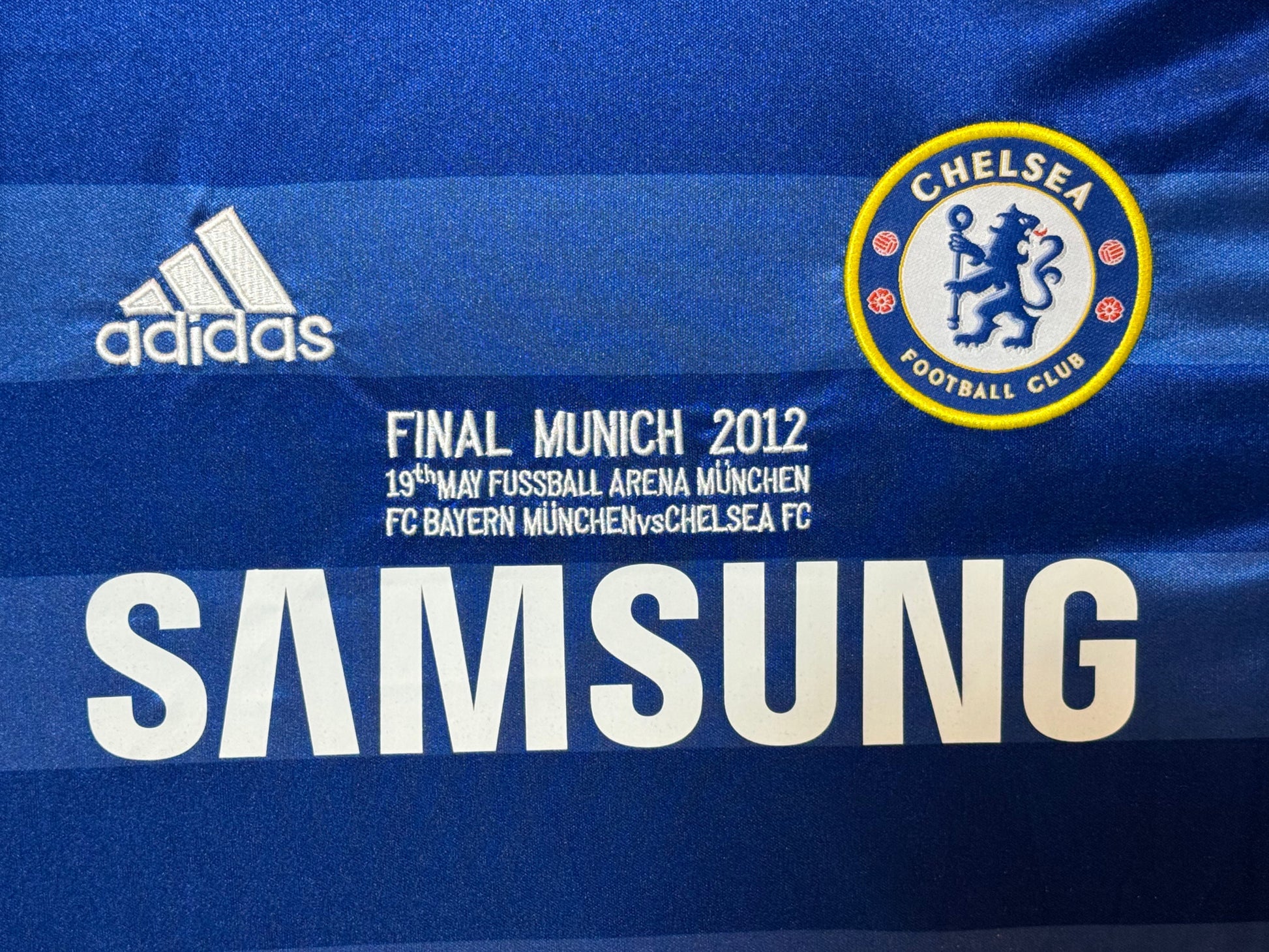 Maillot Authentique Chelsea FC finale Champions League 2012 signé par Didier Drogba et certifié par Beckett authentic-signatures