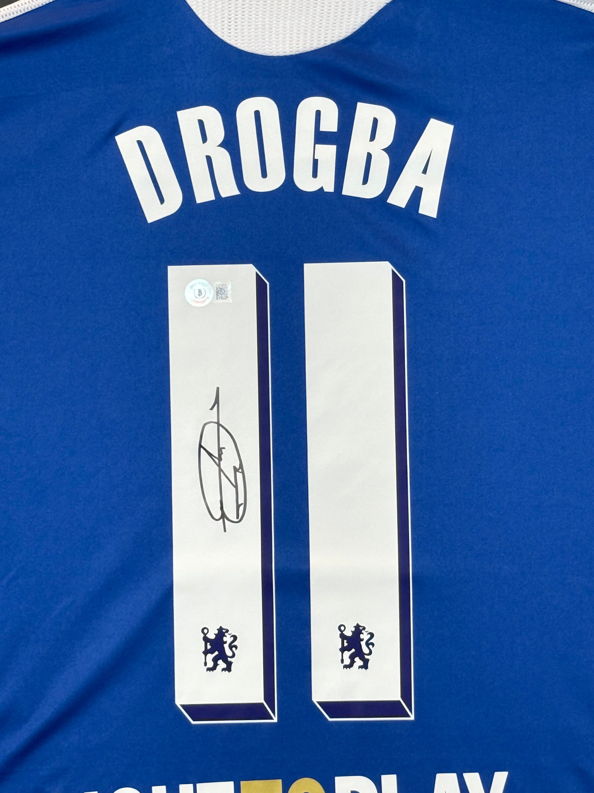 Maillot Authentique Chelsea FC finale Champions League 2012 signé par Didier Drogba et certifié par Beckett authentic-signatures