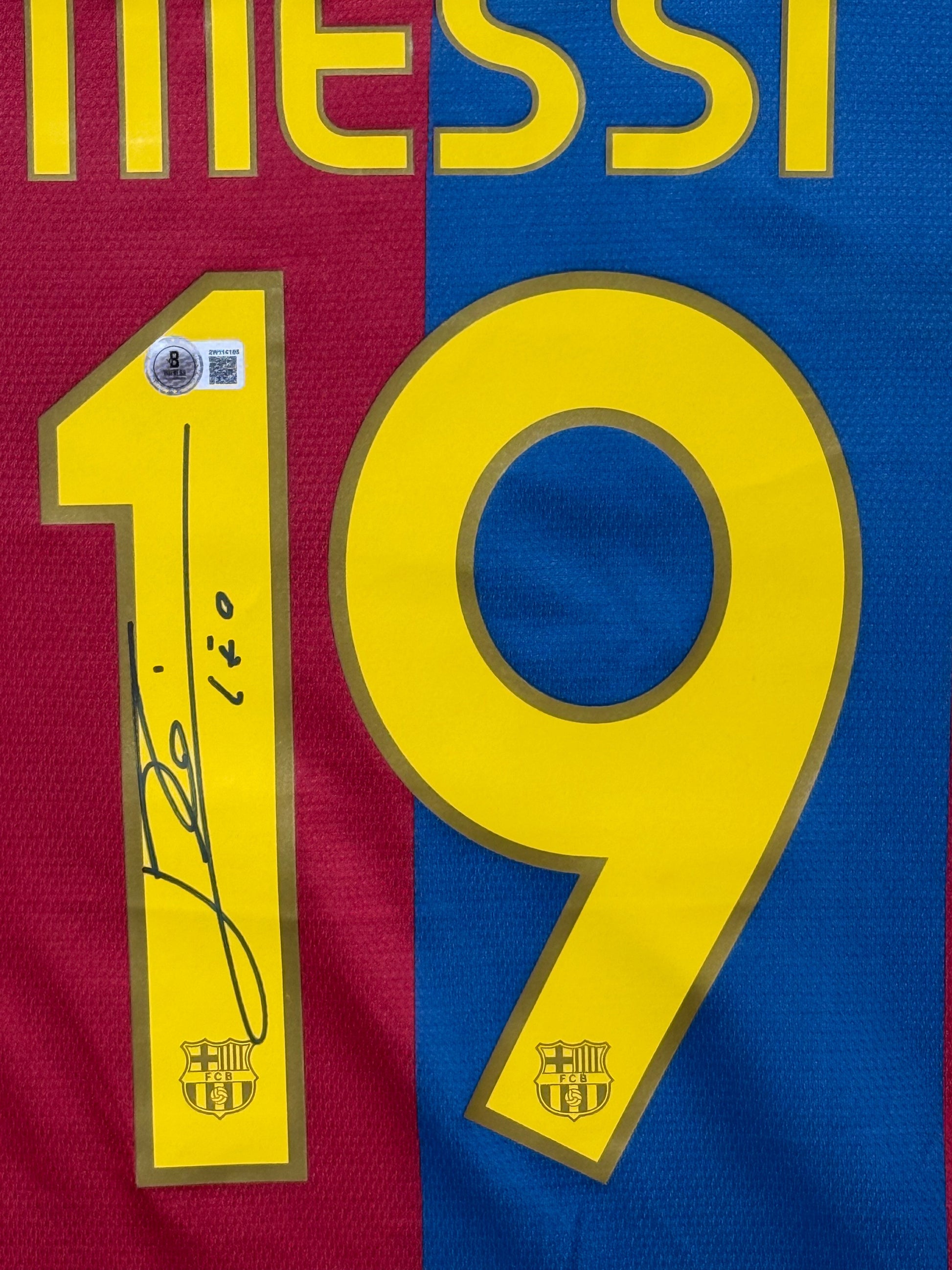 Maillot Authentique FC Barcelone saison 2005-06 "RARE 19" signé par Lionel Messi et certifié par Beckett authentic-signatures
