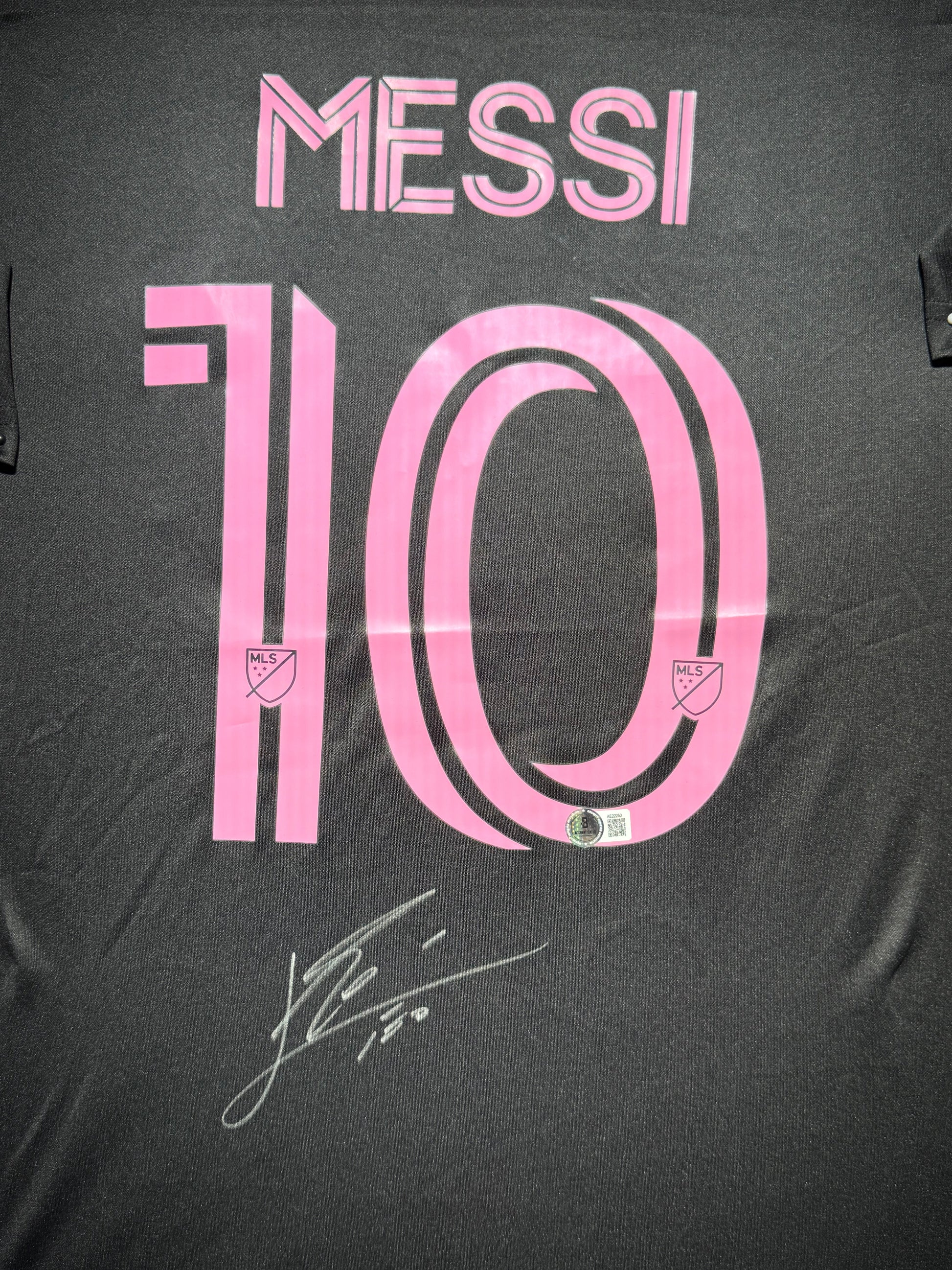 Maillot Domicile Inter Miami FC 2024 signe par Lionel Messi et certifie par Beckett authentic-signatures