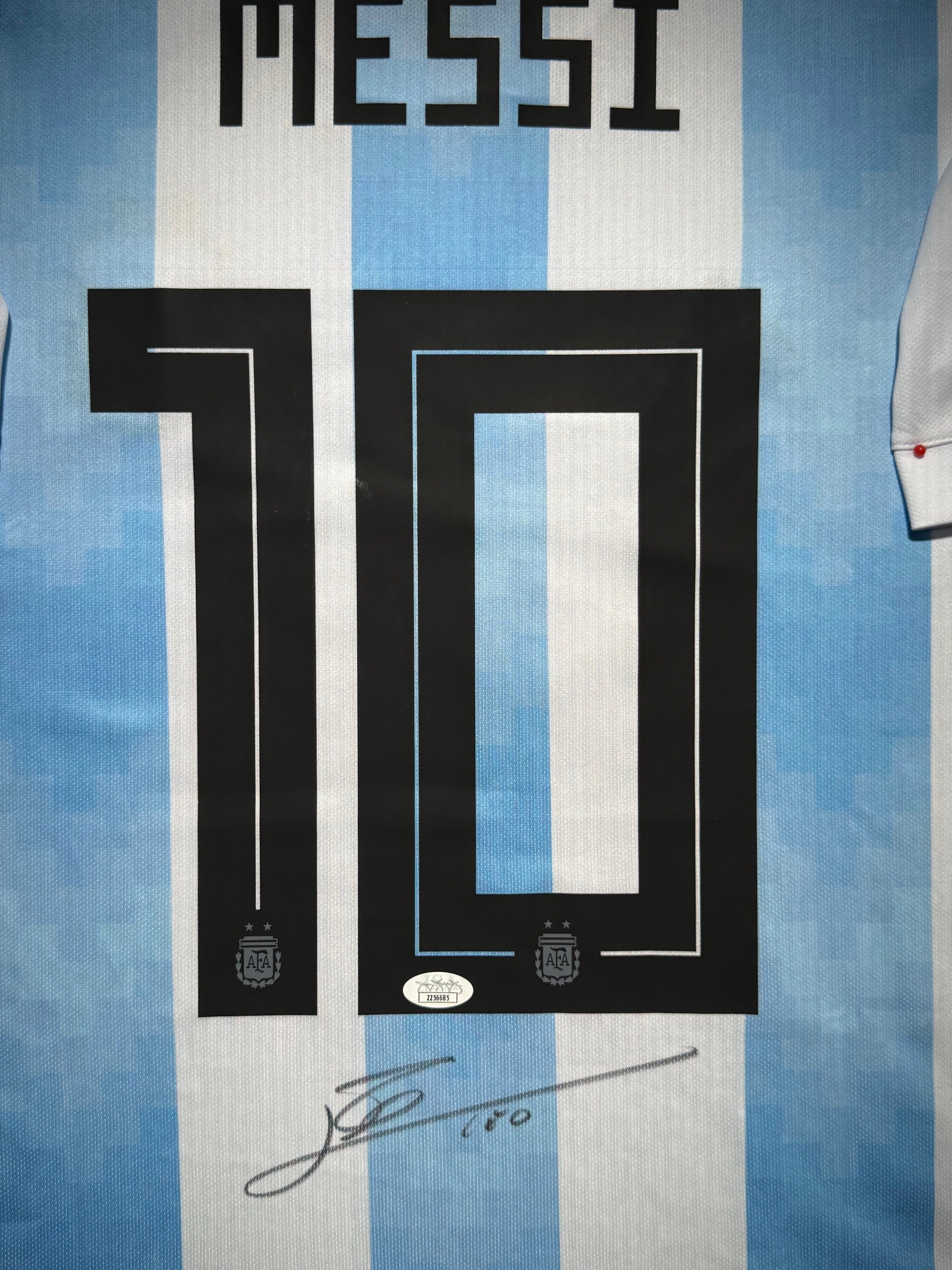 Maillot Domicile Equipe d'Argentine Edition Coupe du Monde 2022 signe par Lionel Messi et Certifie par Beckett authentic-signatures