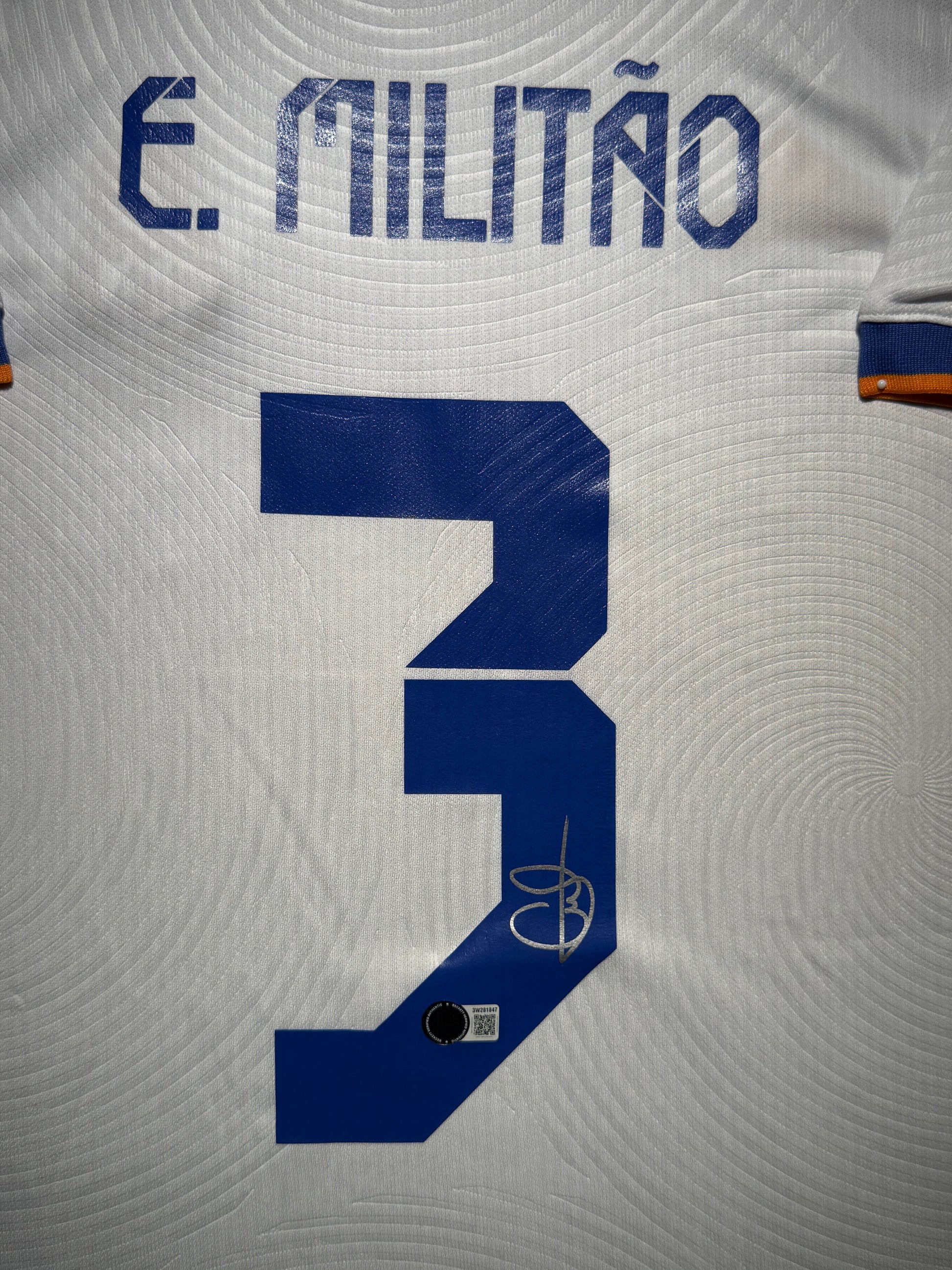 Maillot Domicile signe par Eder Militao Real Madrid CF 2021-22 Certifie par Beckett authentic-signatures