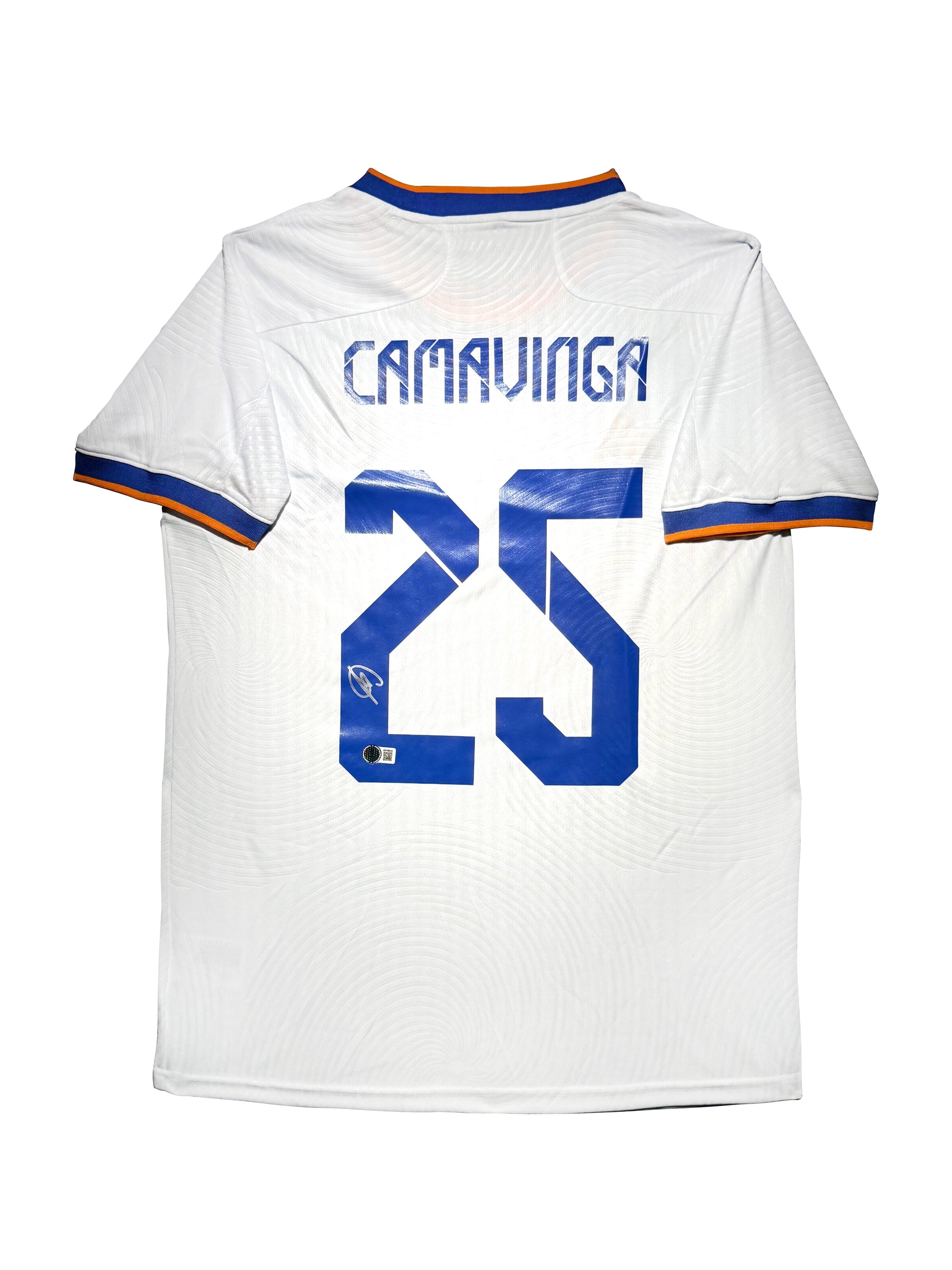 Maillot Domicile Real Madrid CF 2021-22 signe par Eduardo Camavinga et Certifie par Beckett authentic-signatures