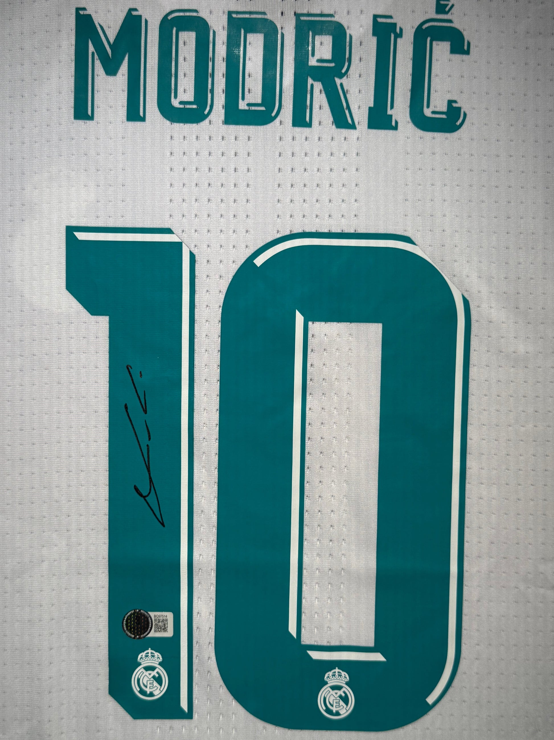 Maillot Domicile signe par Luka Modric Real Madrid CF 2017-18 Certifie par Beckett authentic-signatures
