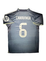 Maillot Exterieur Real Madrid CF 2023-24 signe par Eduardo Camavinga et Certifie par Beckett authentic-signatures