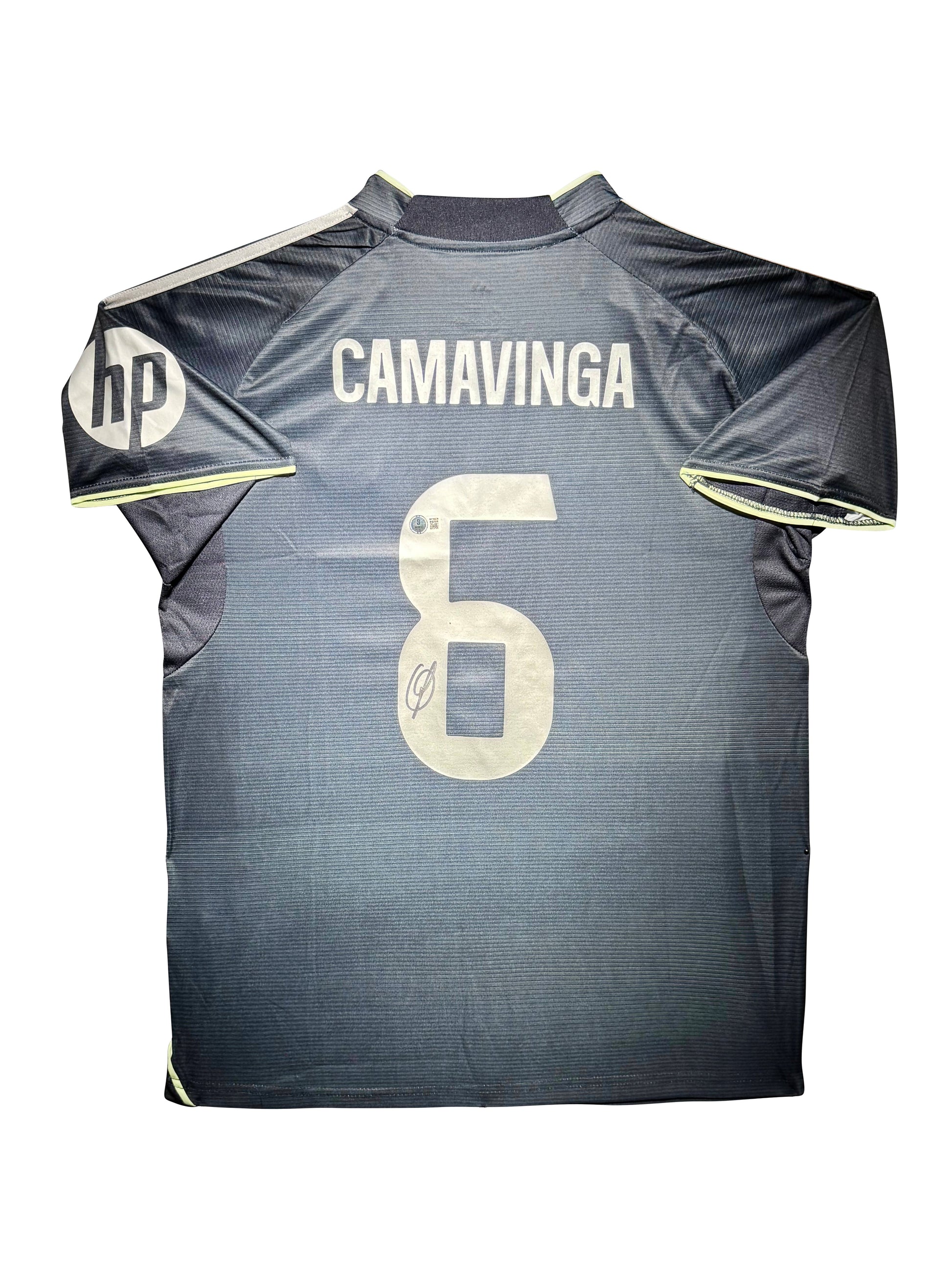 Maillot Exterieur Real Madrid CF 2023-24 signe par Eduardo Camavinga et Certifie par Beckett authentic-signatures
