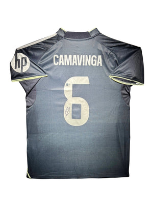 Maillot Exterieur Real Madrid CF 2023-24 signe par Eduardo Camavinga et Certifie par Beckett authentic-signatures