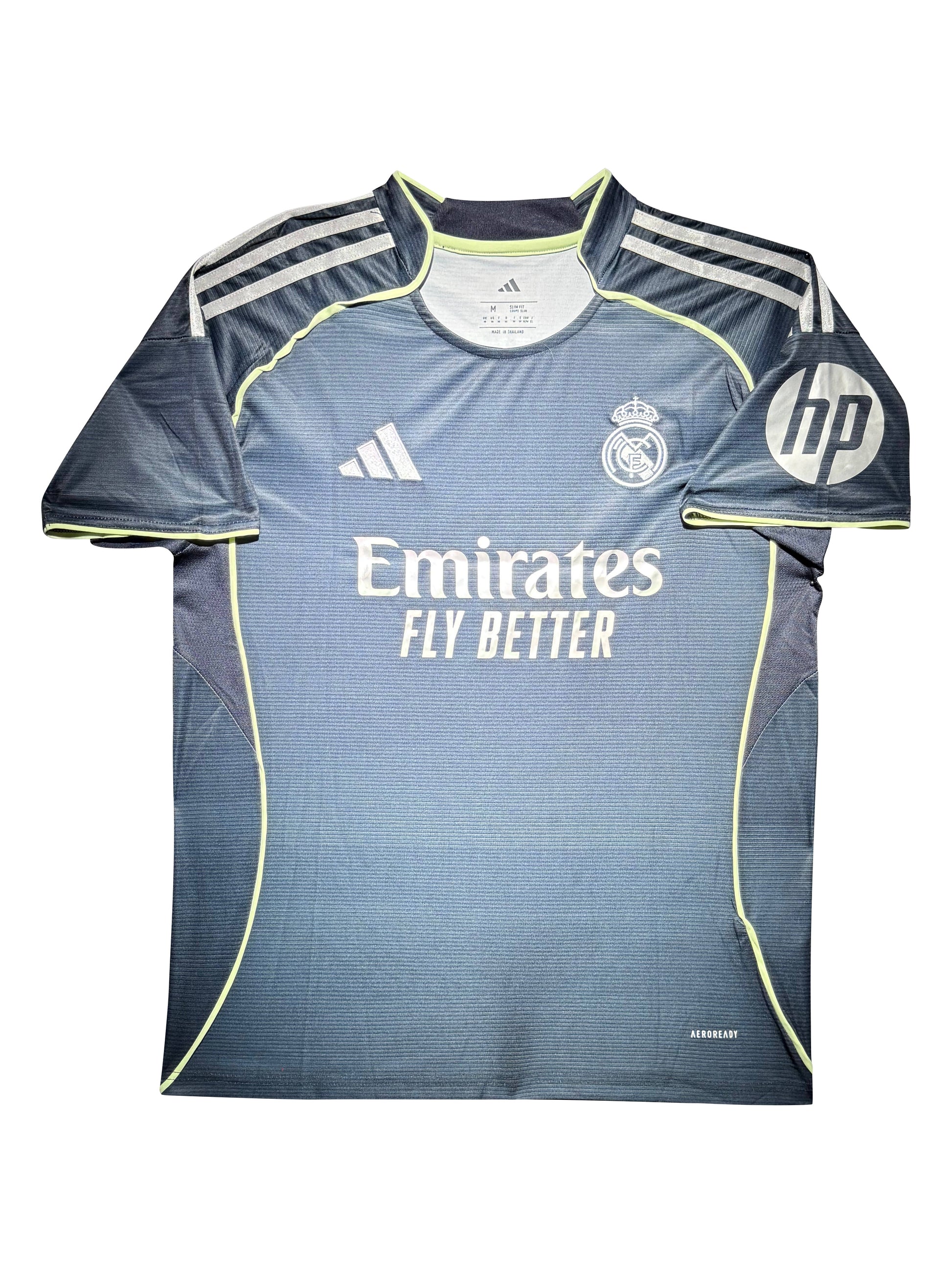 Maillot Exterieur Real Madrid CF 2023-24 signe par Eduardo Camavinga et Certifie par Beckett authentic-signatures
