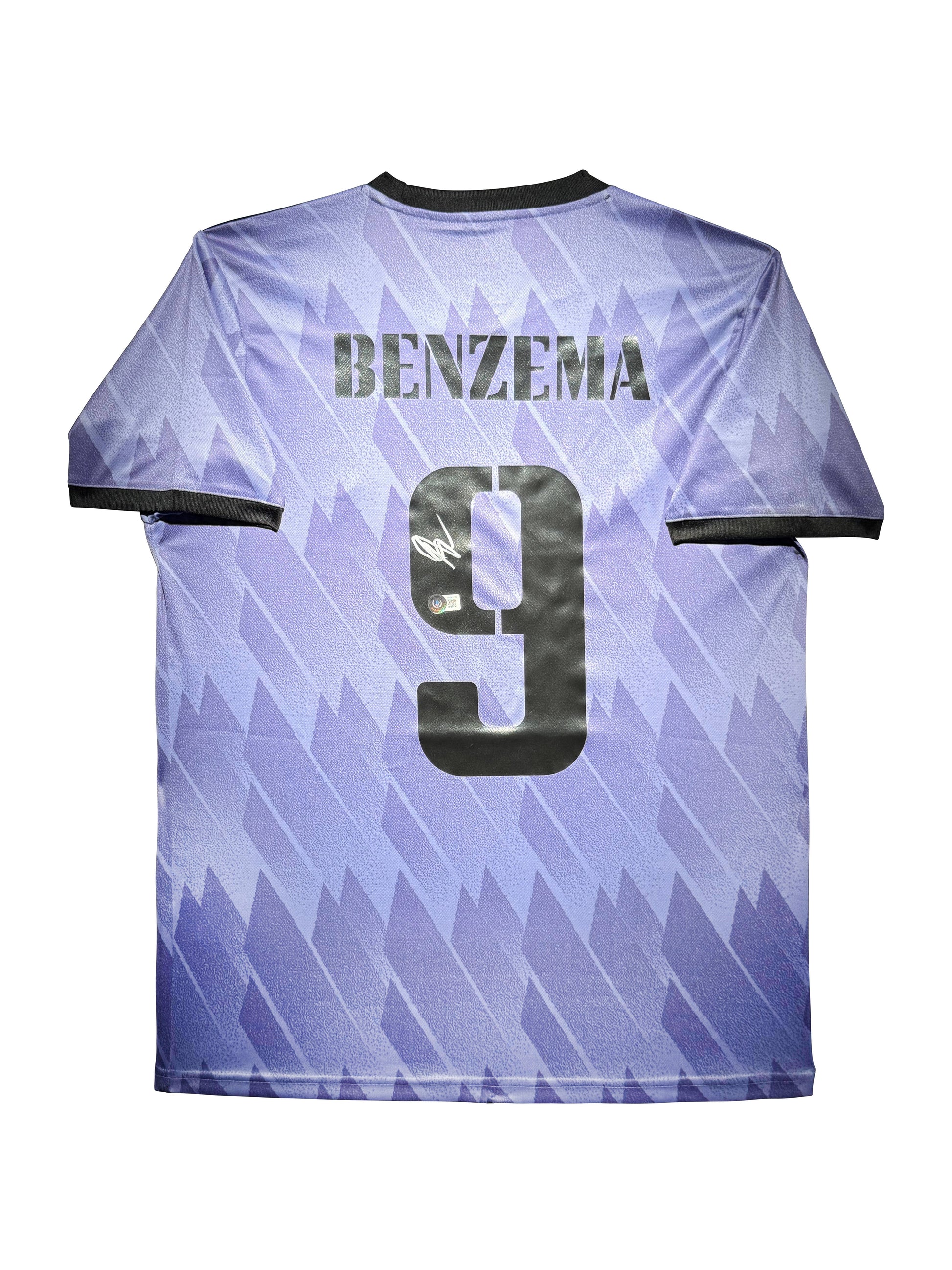 Maillot Exterieur Real Madrid CF 2022-23  signe par Karim Benzema et Certifie par Beckett authentic-signatures