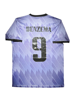 Maillot Exterieur Real Madrid CF 2022-23  signe par Karim Benzema et Certifie par Beckett authentic-signatures