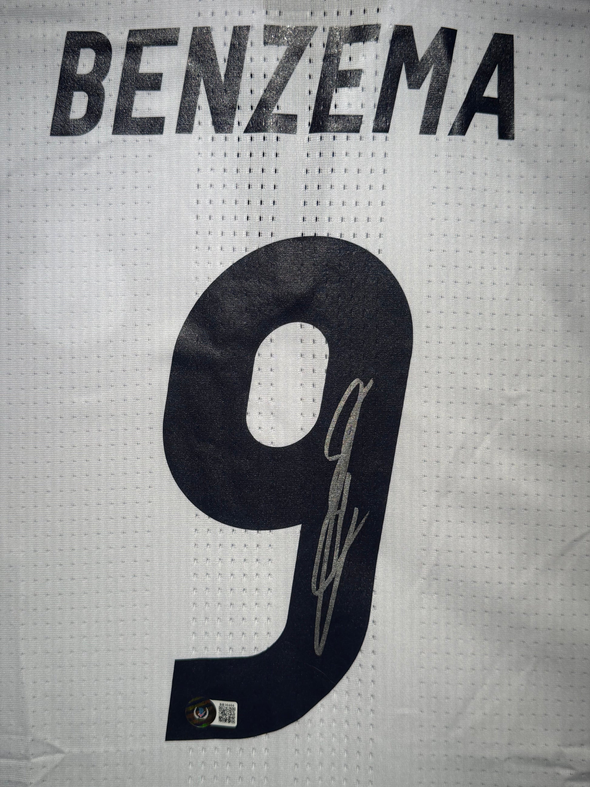 Maillot Domicile Real Madrid CF 2015-16  signe par Karim Benzema et Certifie par Beckett authentic-signatures